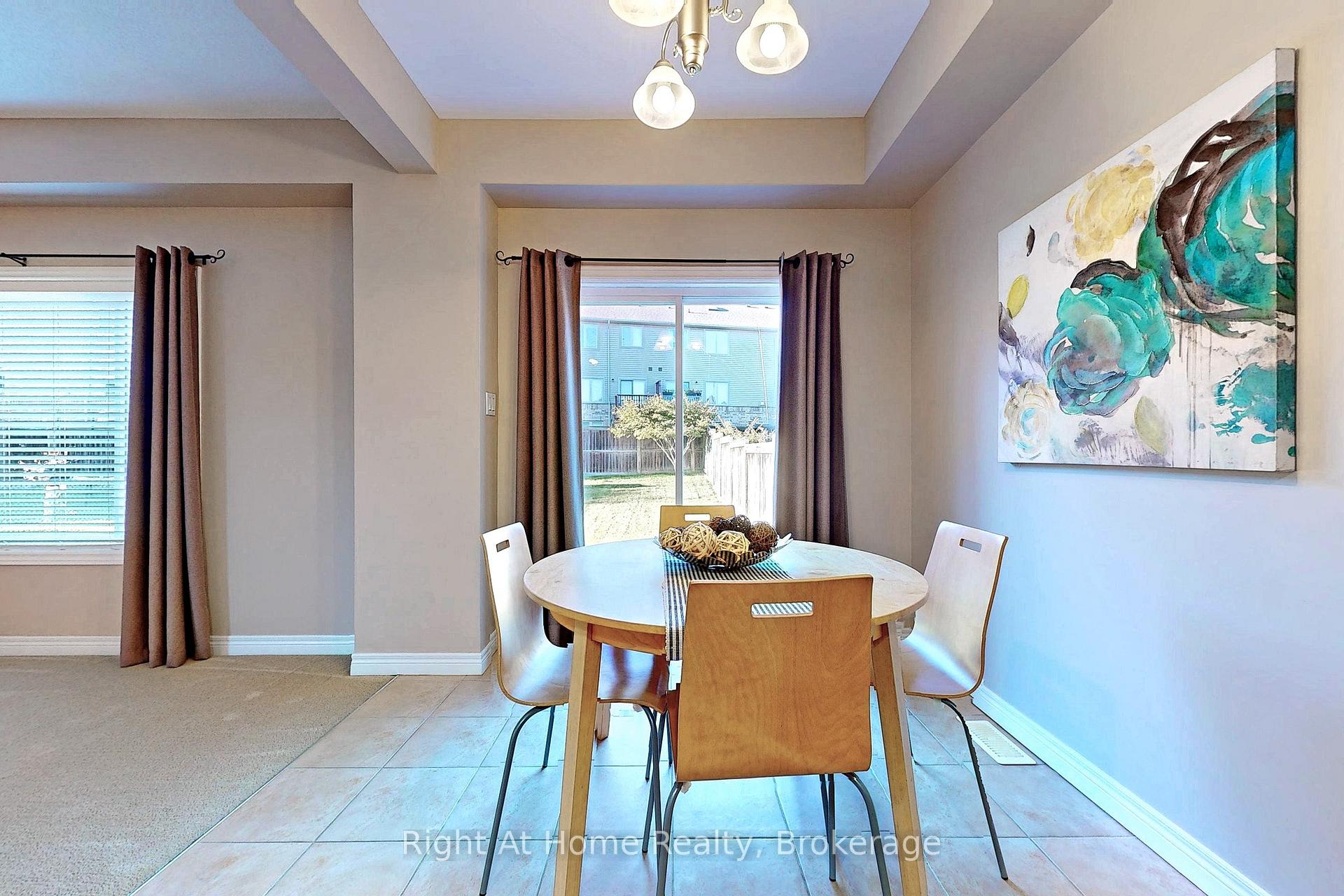 Photo 15 of 15 Brooking Court, Hamilton, Ancaster — HOMEH