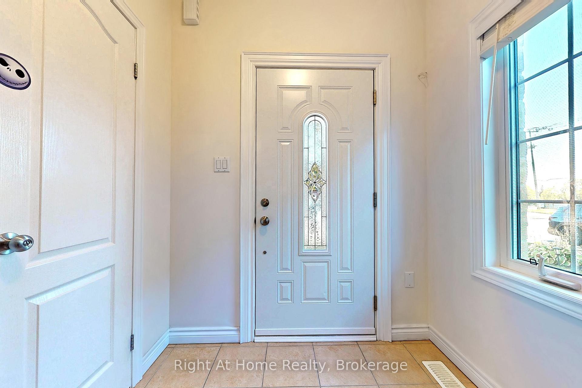 Photo 18 of 15 Brooking Court, Hamilton, Ancaster — HOMEH