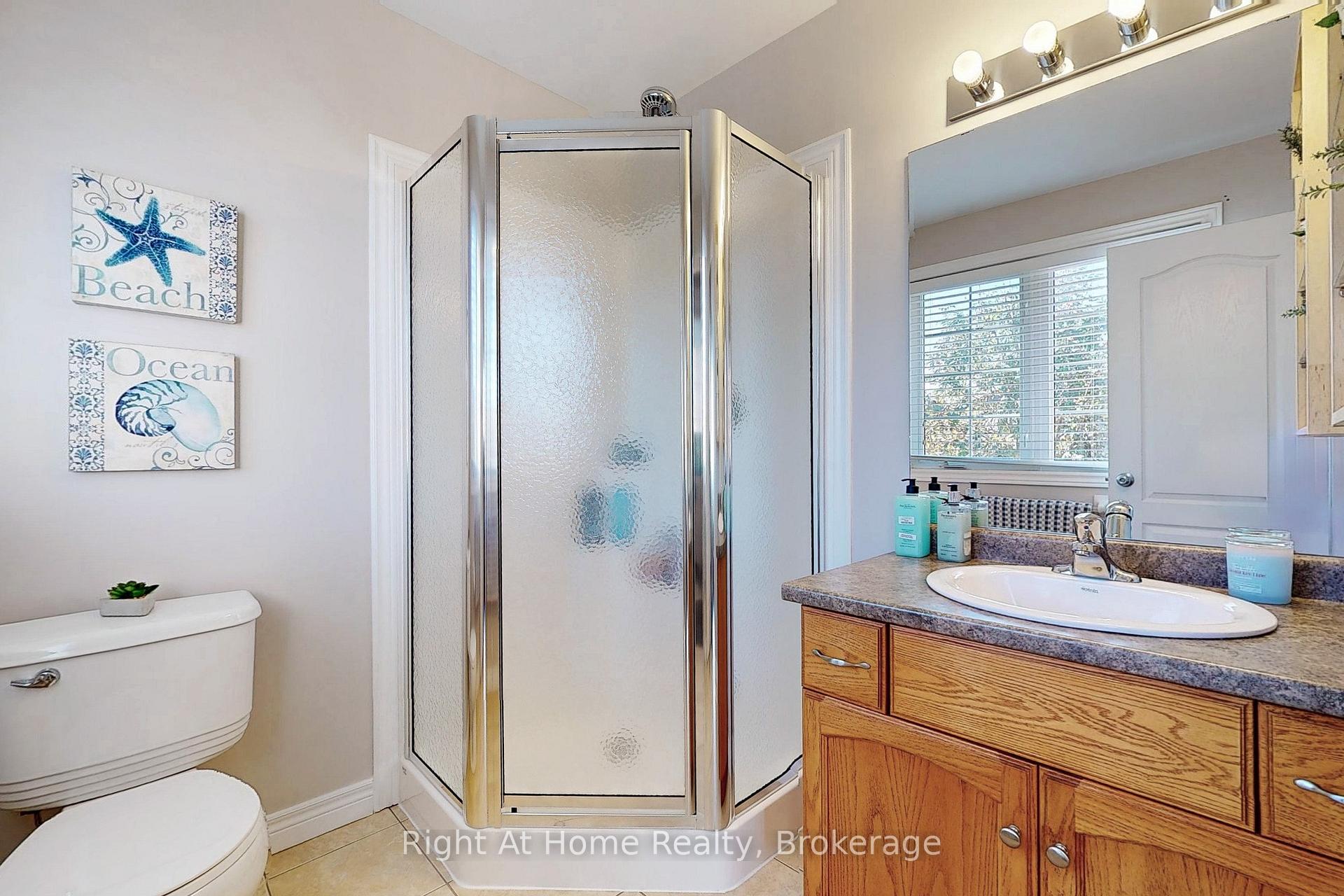 Photo 23 of 15 Brooking Court, Hamilton, Ancaster — HOMEH