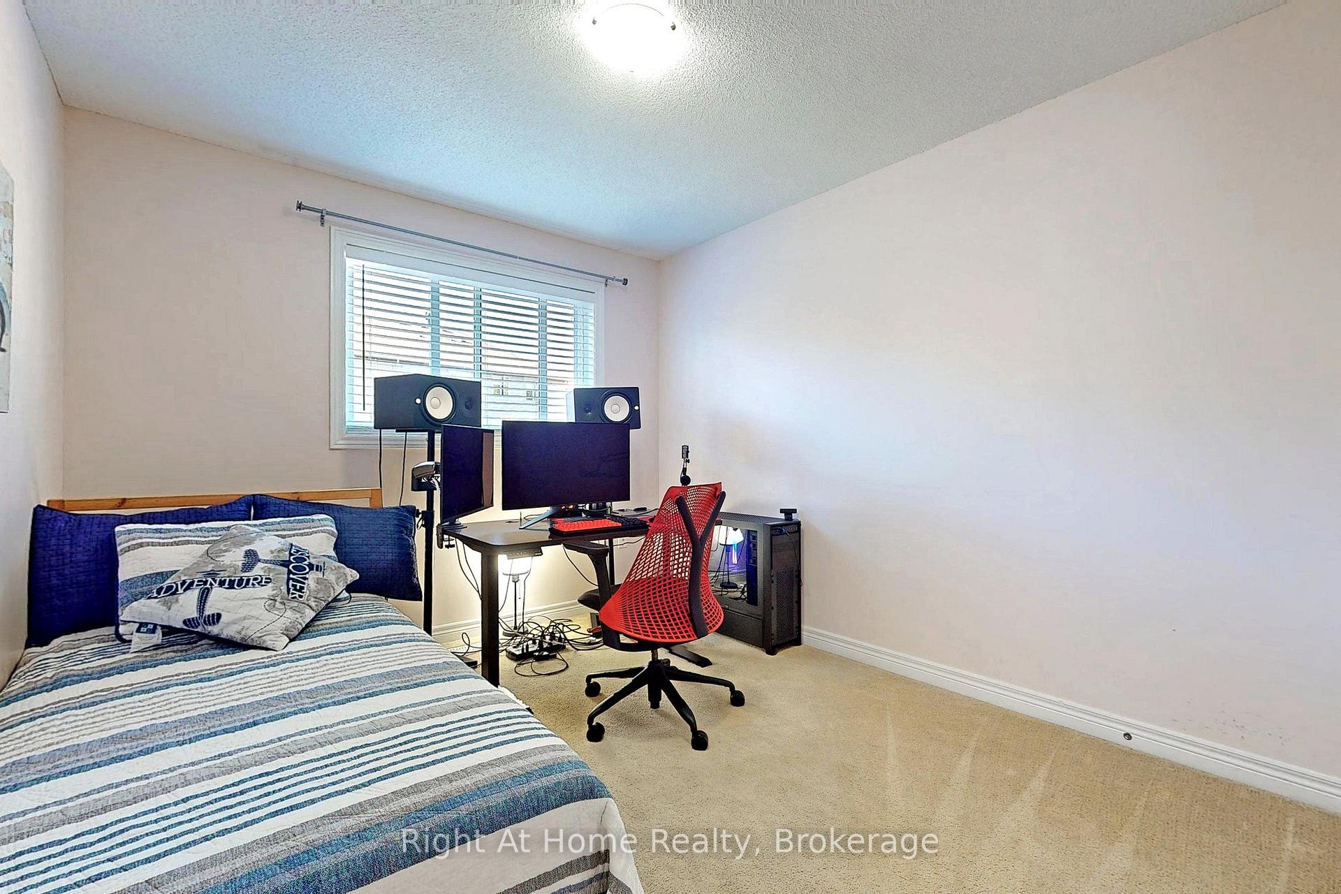 Photo 24 of 15 Brooking Court, Hamilton, Ancaster — HOMEH