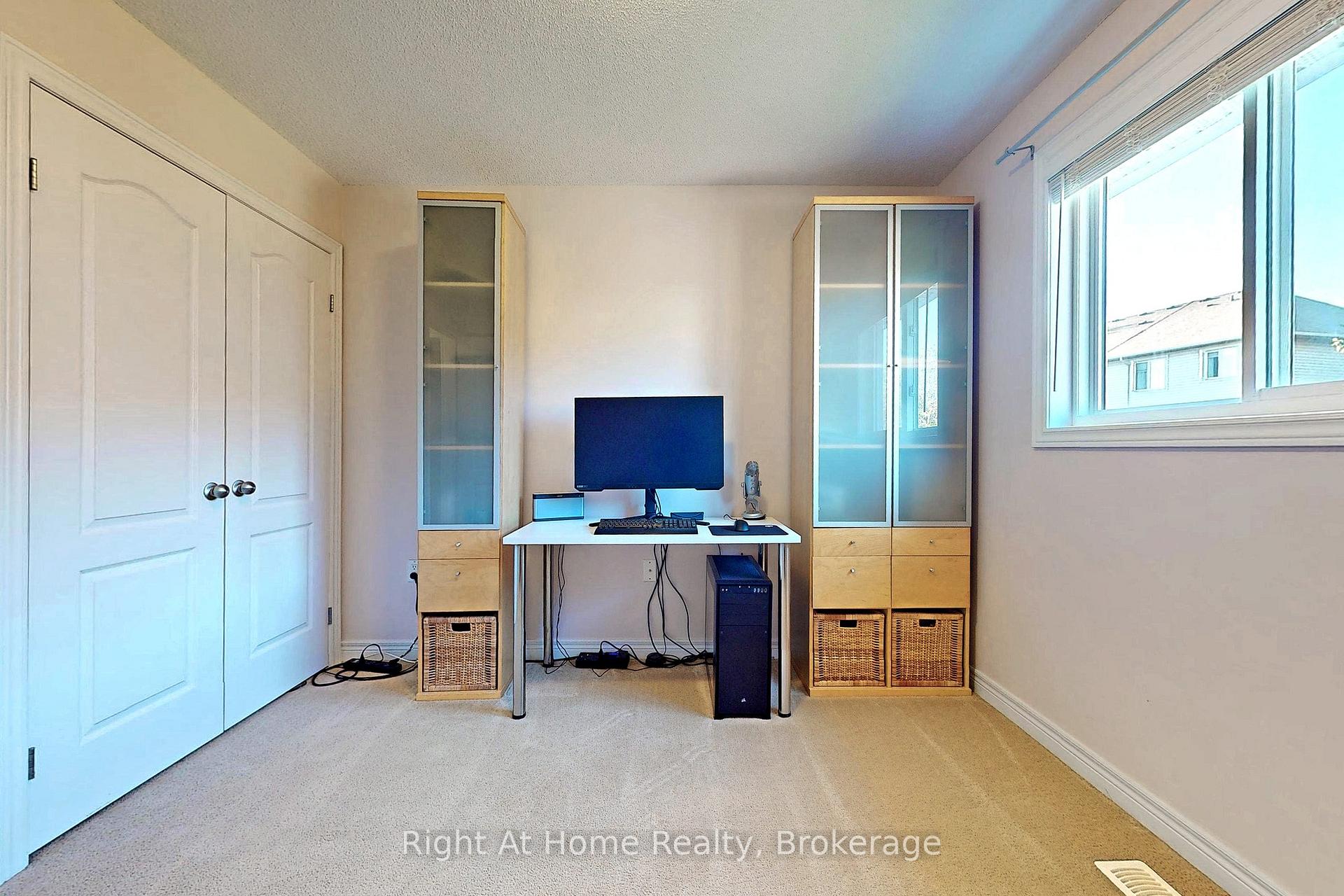 Photo 35 of 15 Brooking Court, Hamilton, Ancaster — HOMEH