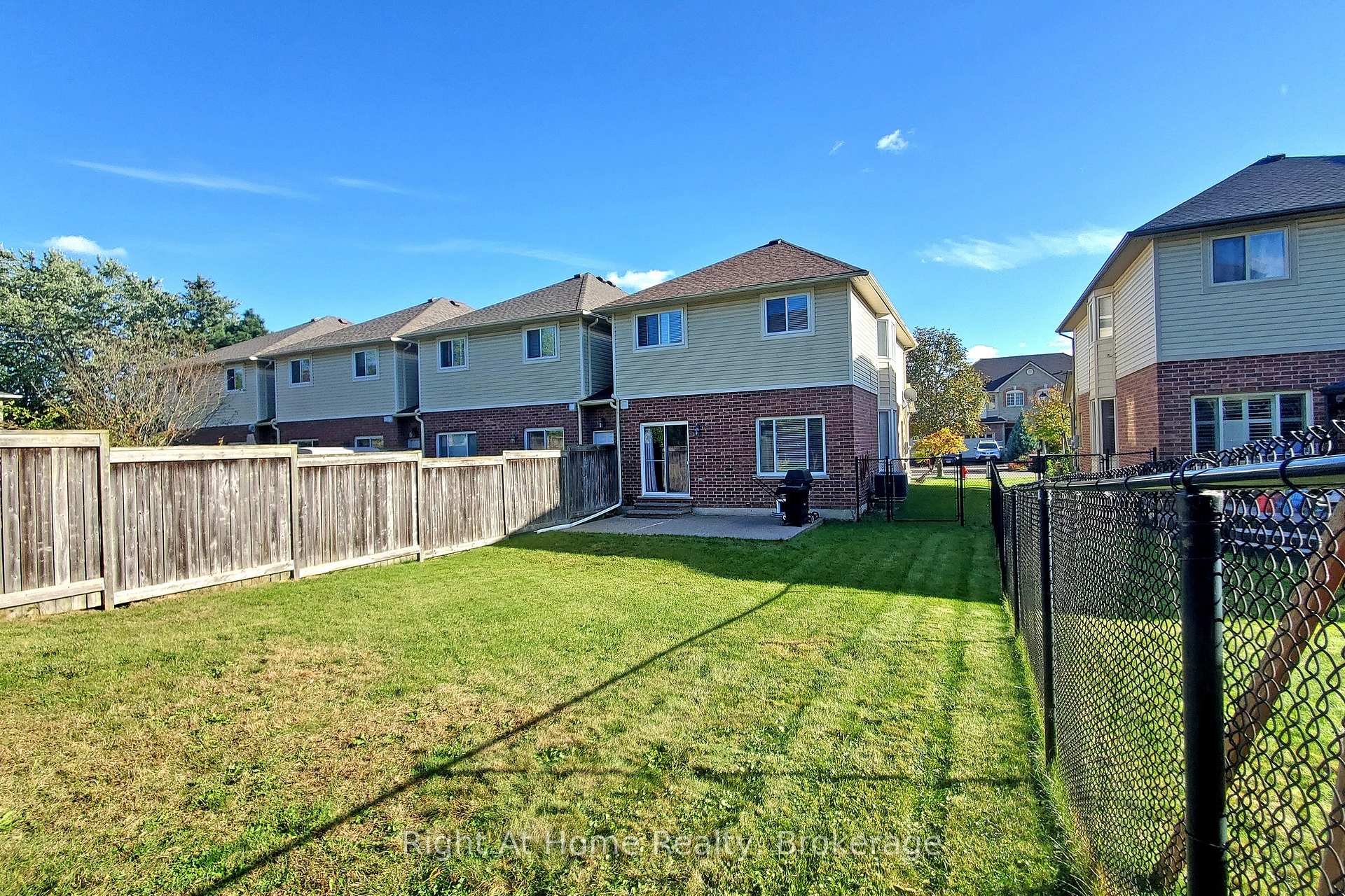 Photo 39 of 15 Brooking Court, Hamilton, Ancaster — HOMEH
