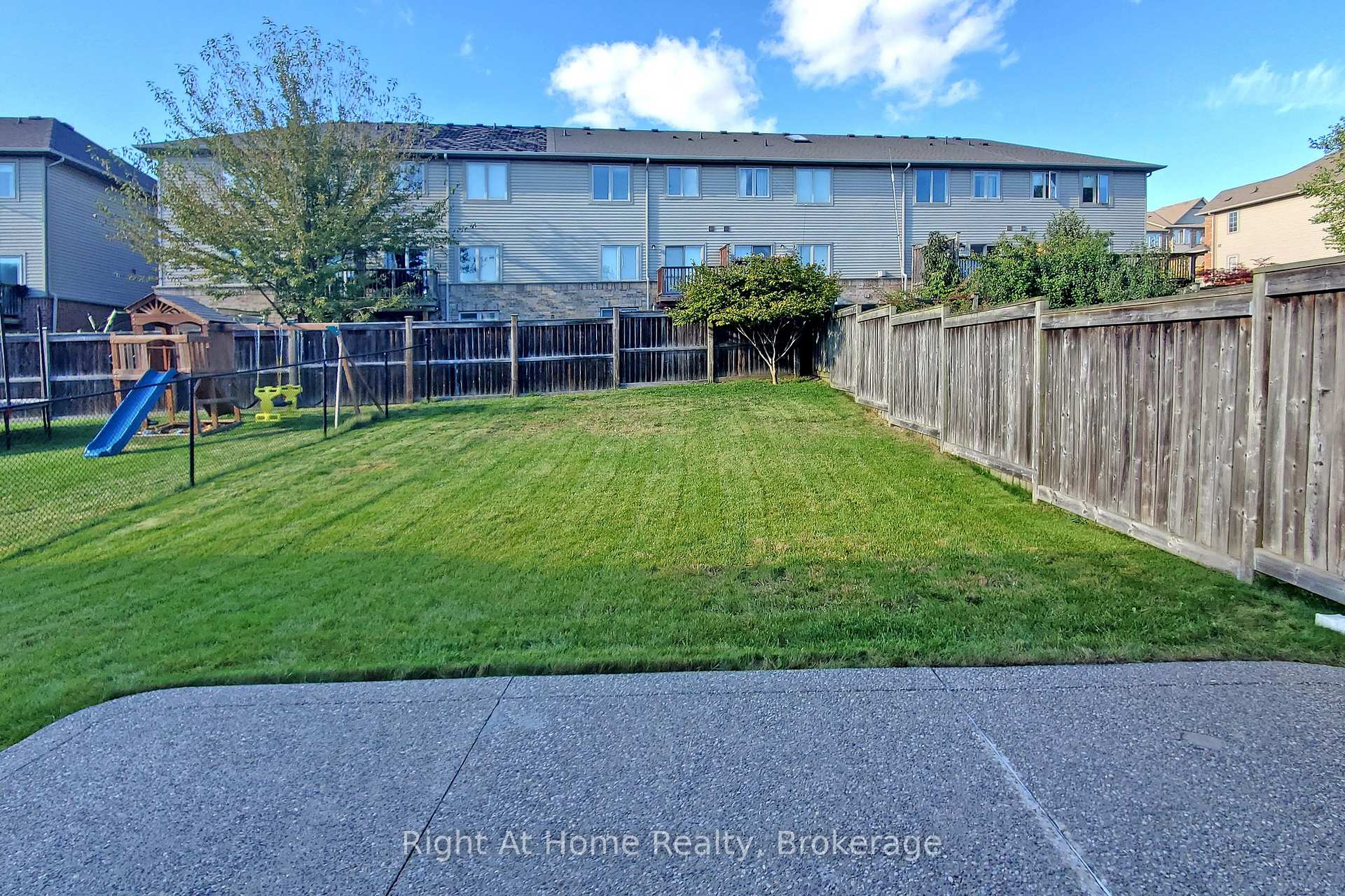 Photo 38 of 15 Brooking Court, Hamilton, Ancaster — HOMEH