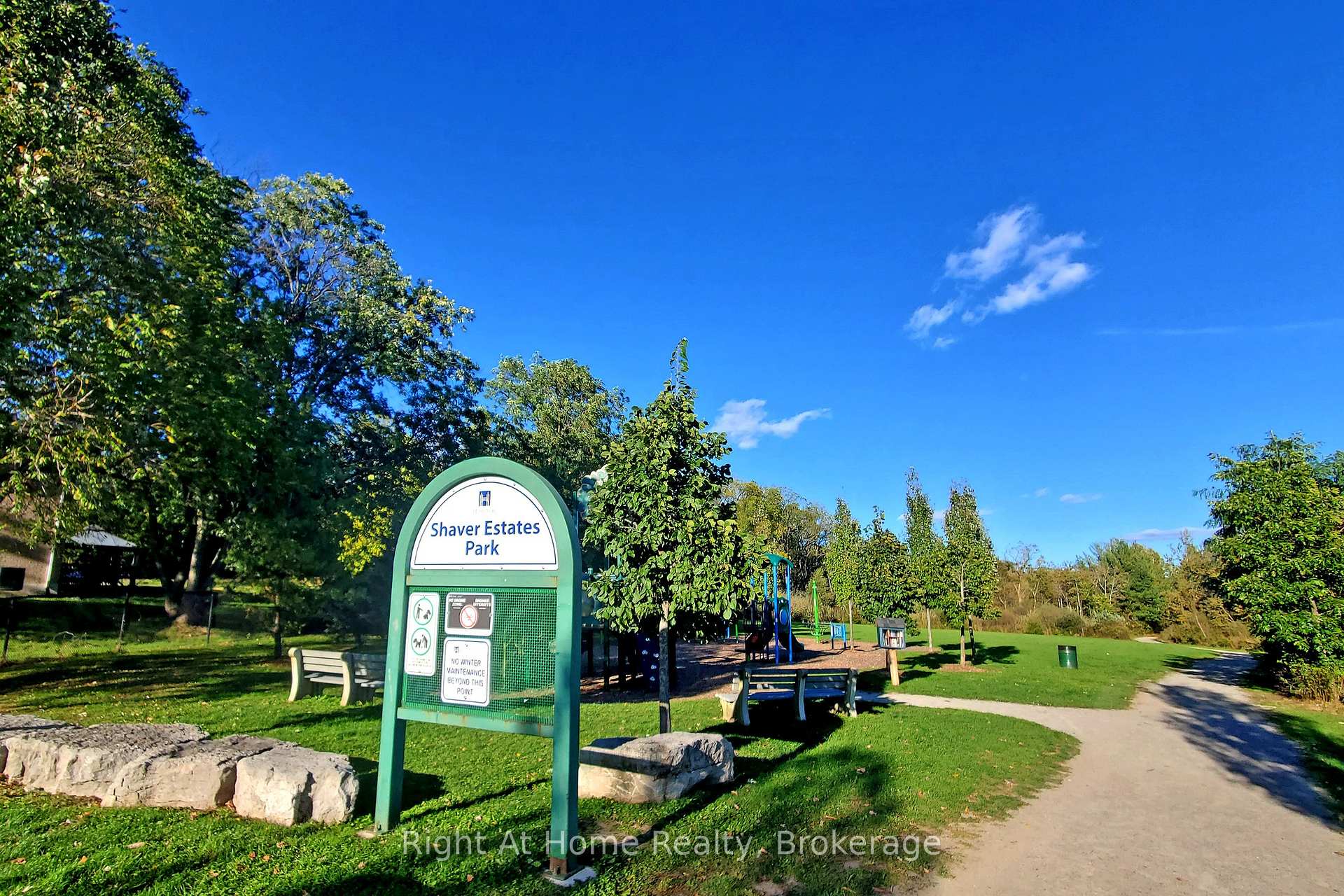 Photo 37 of 15 Brooking Court, Hamilton, Ancaster — HOMEH