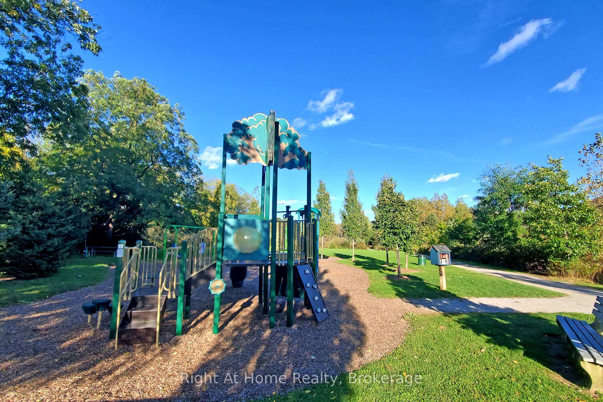 Photo 49 of 15 Brooking Court, Hamilton, Ancaster — HOMEH