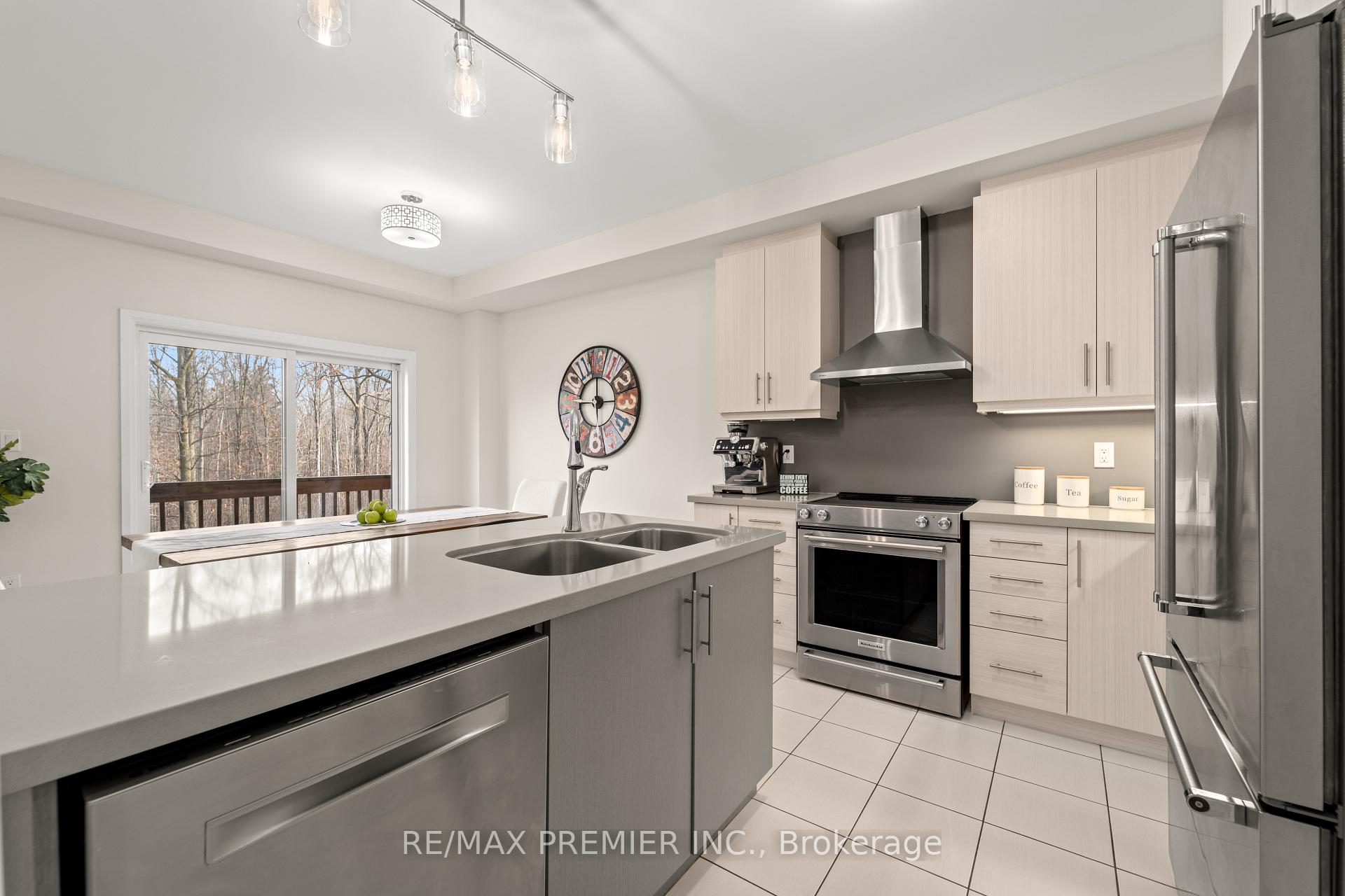 Photo 13 of 29 Oliana Way, Brampton, Bram West — HOMEH