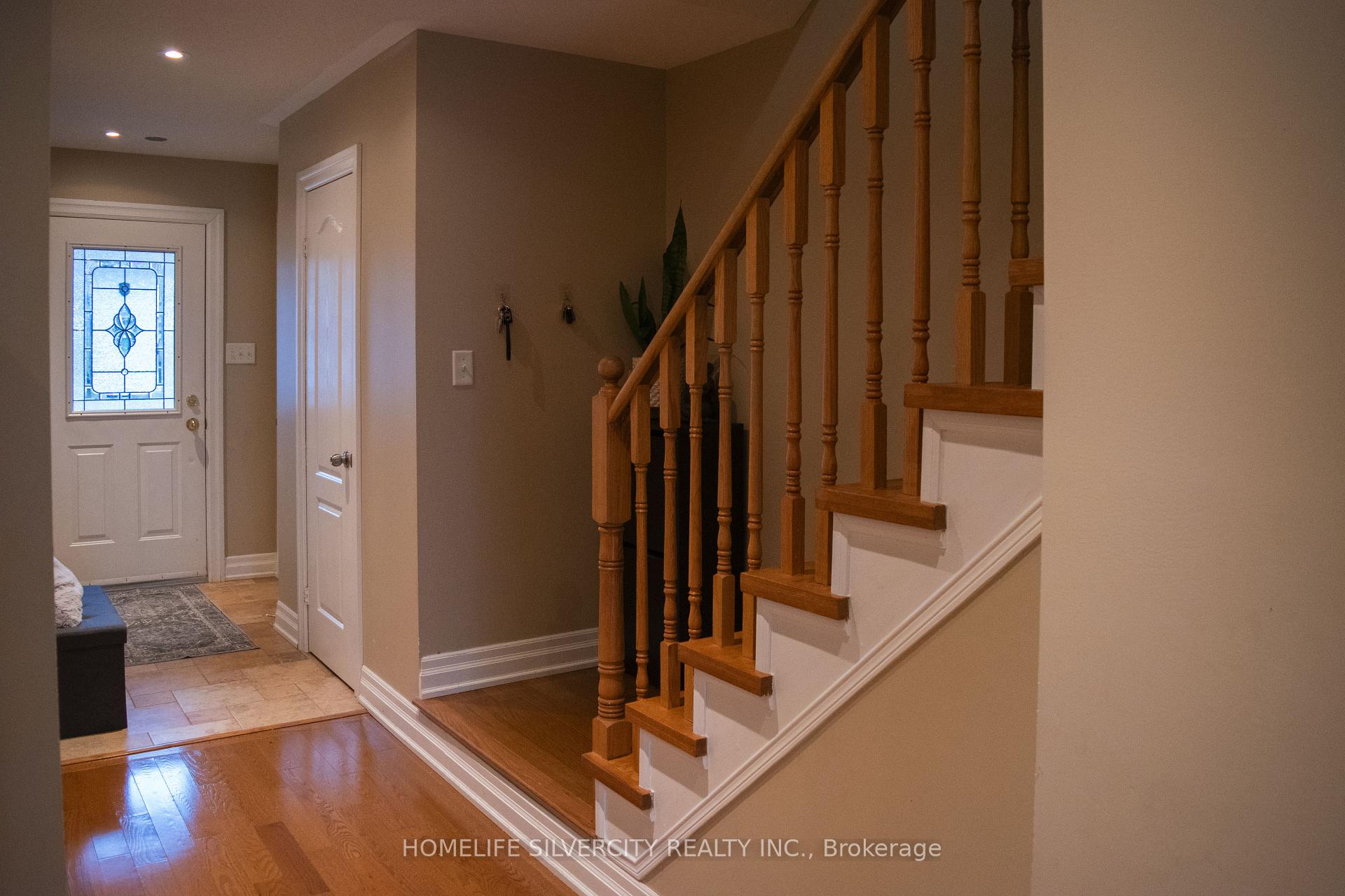 Photo 7 of 376 Sparrow Circle, Pickering, Highbush — HOMEH