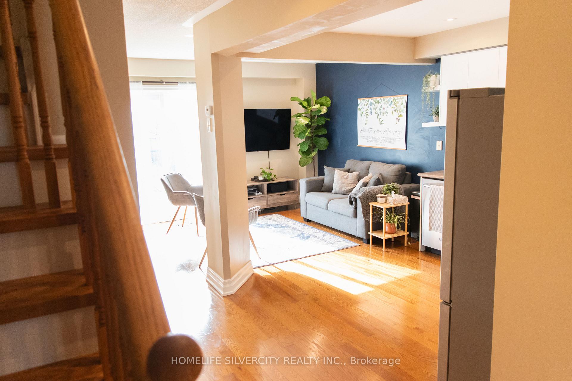 Photo 10 of 376 Sparrow Circle, Pickering, Highbush — HOMEH