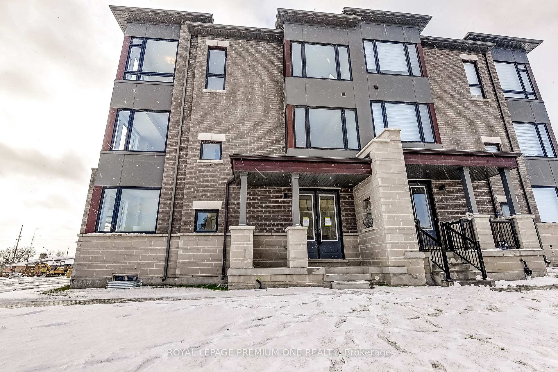 Photo 21 of 36 Thule Street N, Vaughan, Vellore Village — HOMEH