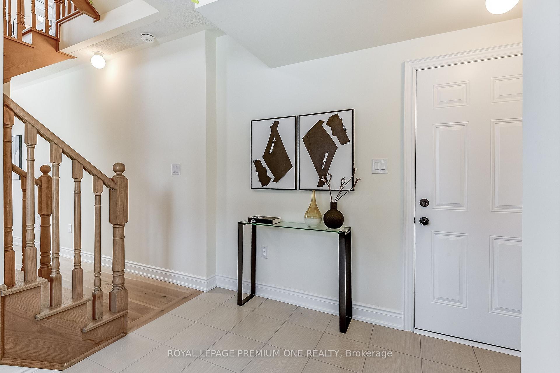 Photo 4 of 36 Thule Street N, Vaughan, Vellore Village — HOMEH