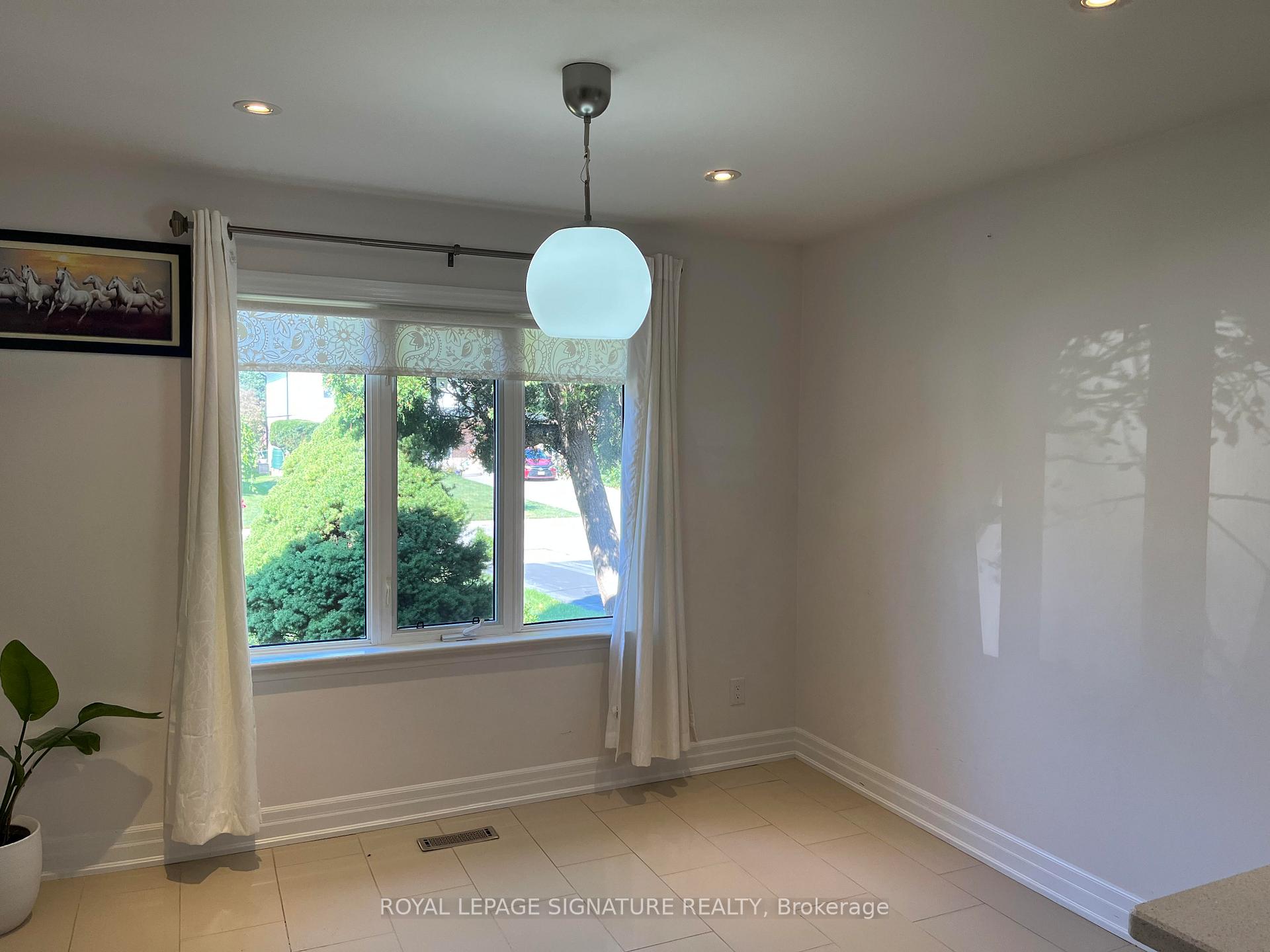 Photo 6 of Unit (Main), 48 Bromley Crescent, Brampton, Avondale — HOMEH
