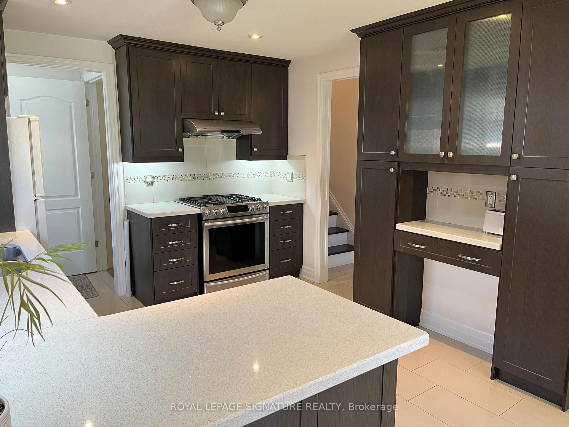 Photo 5 of Unit (Main), 48 Bromley Crescent, Brampton, Avondale — HOMEH