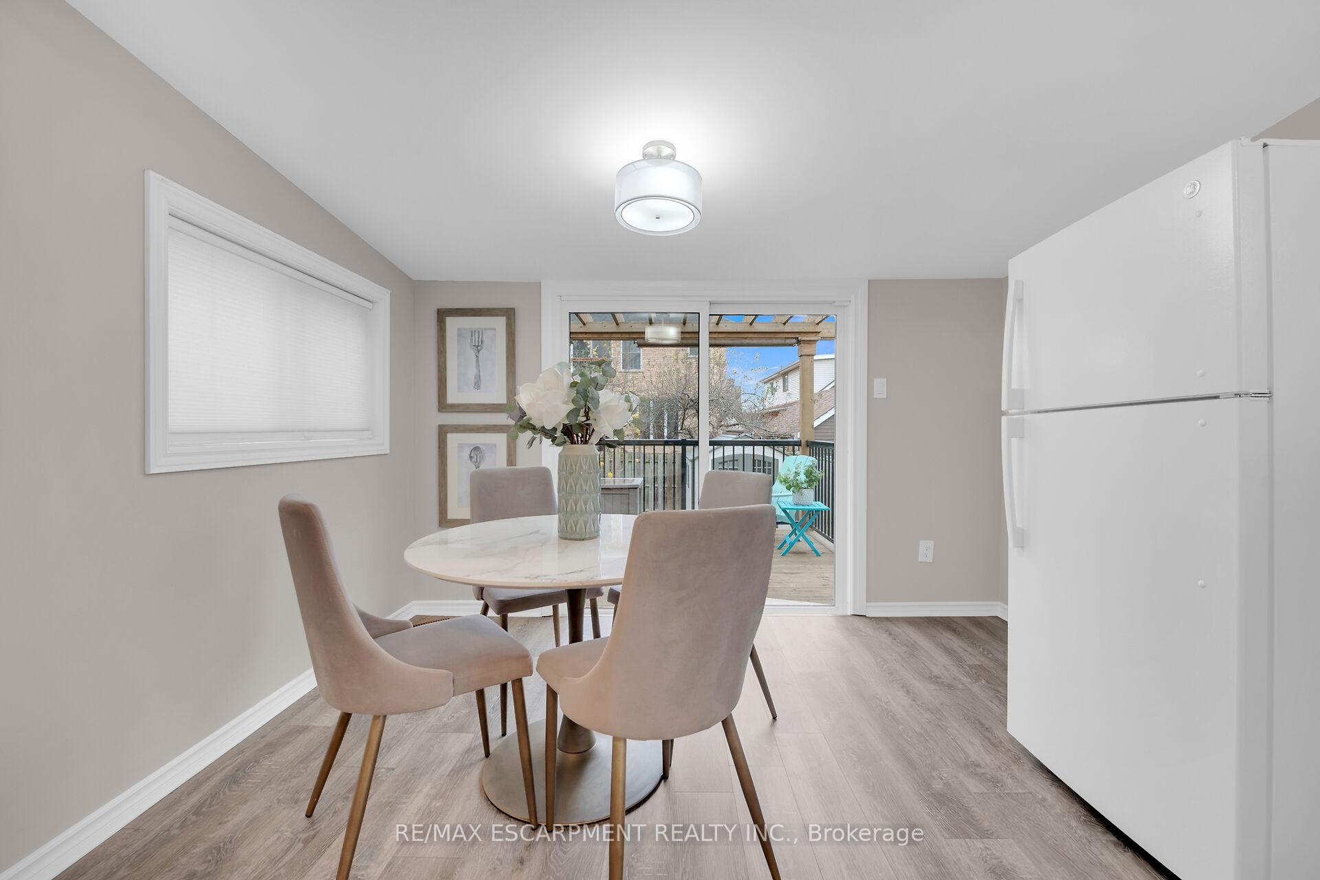 Photo 20 of 14 Walter Avenue S, Hamilton, Normanhurst — HOMEH