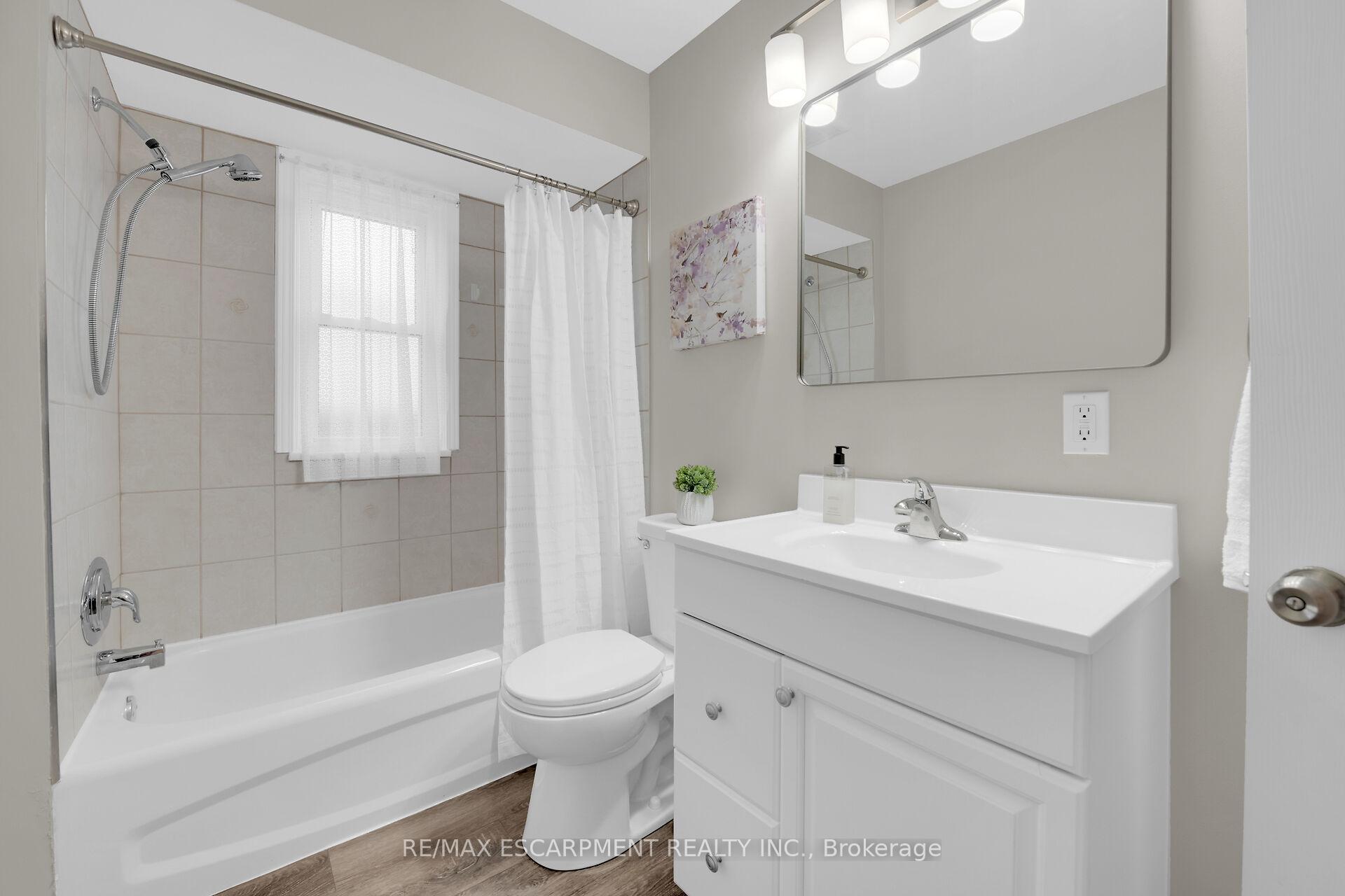 Photo 21 of 14 Walter Avenue S, Hamilton, Normanhurst — HOMEH