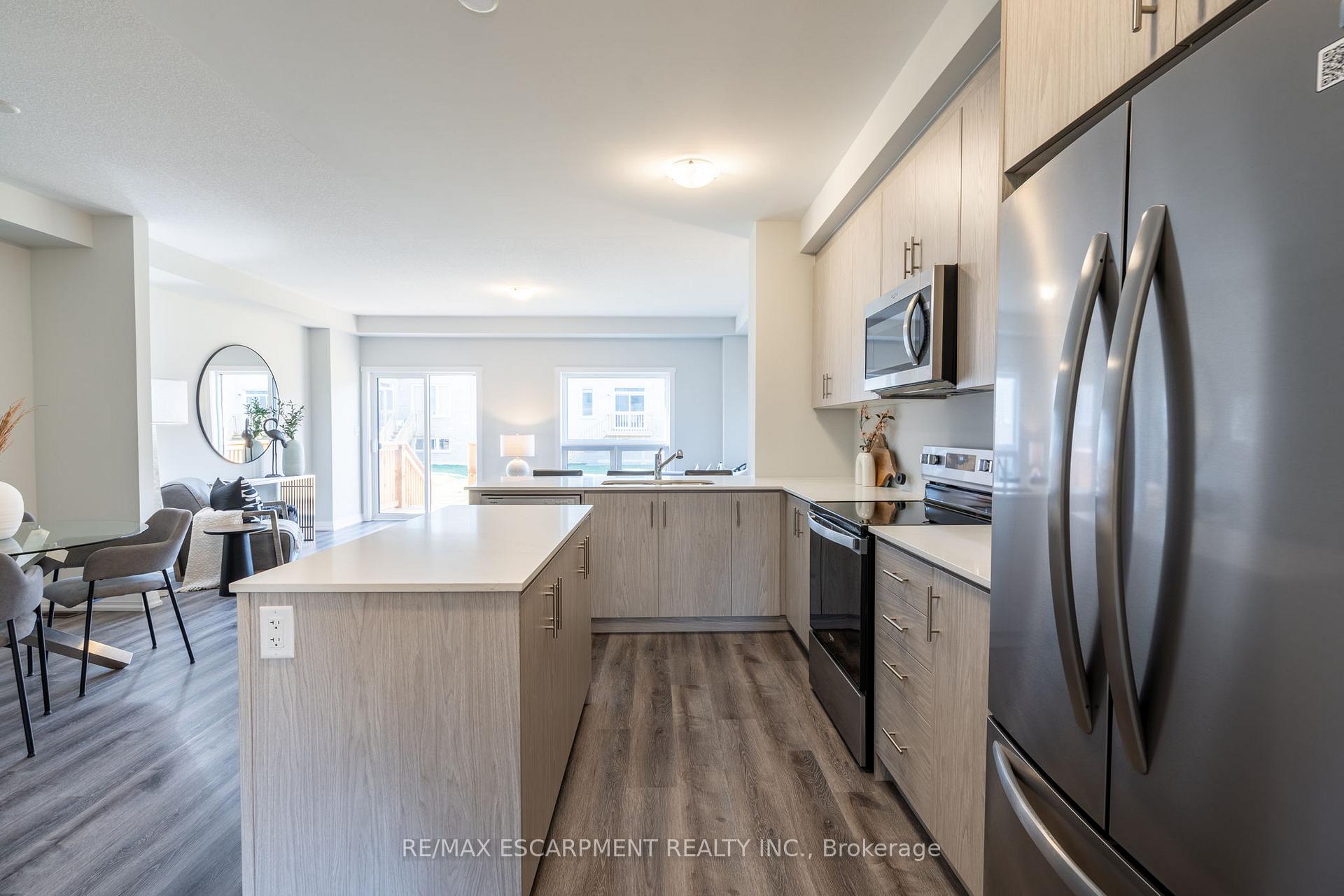 Photo 6 of 215 Lormont Boulevard N, Hamilton, Stoney Creek — HOMEH
