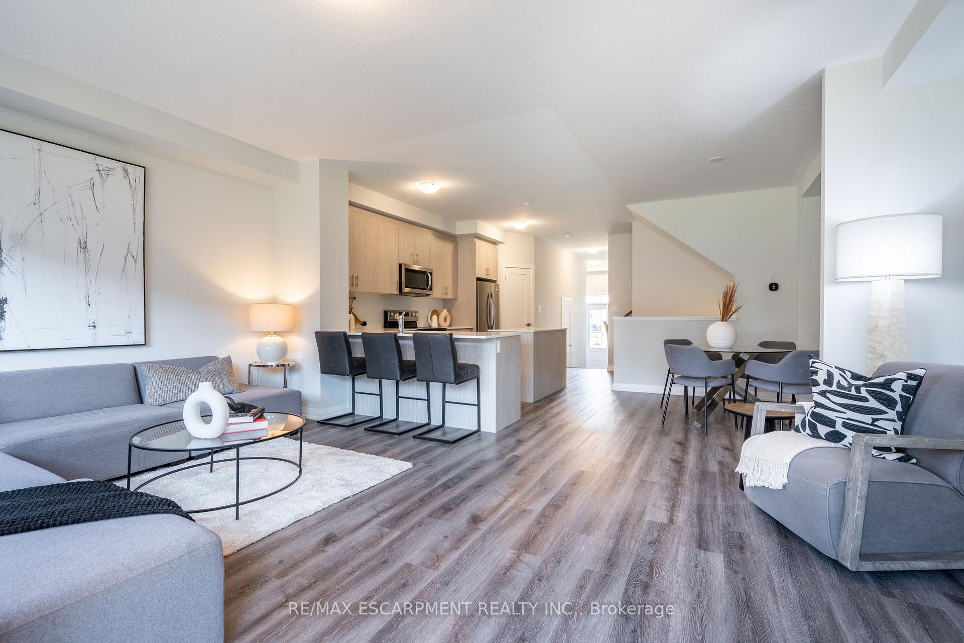 Photo 16 of 215 Lormont Boulevard N, Hamilton, Stoney Creek — HOMEH