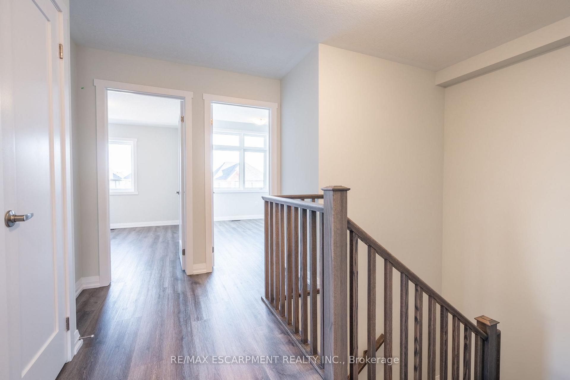 Photo 17 of 215 Lormont Boulevard N, Hamilton, Stoney Creek — HOMEH