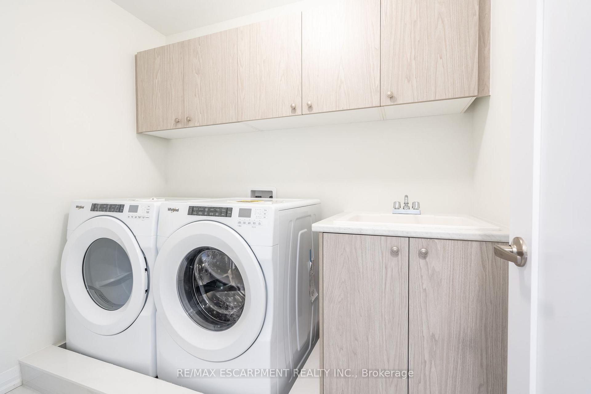 Photo 26 of 215 Lormont Boulevard N, Hamilton, Stoney Creek — HOMEH