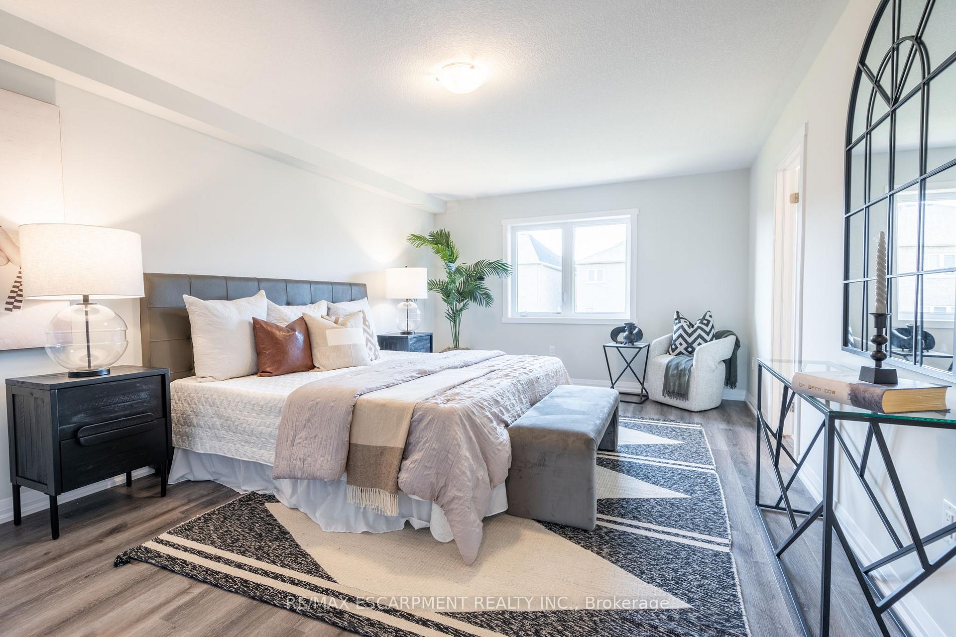 Photo 30 of 215 Lormont Boulevard N, Hamilton, Stoney Creek — HOMEH