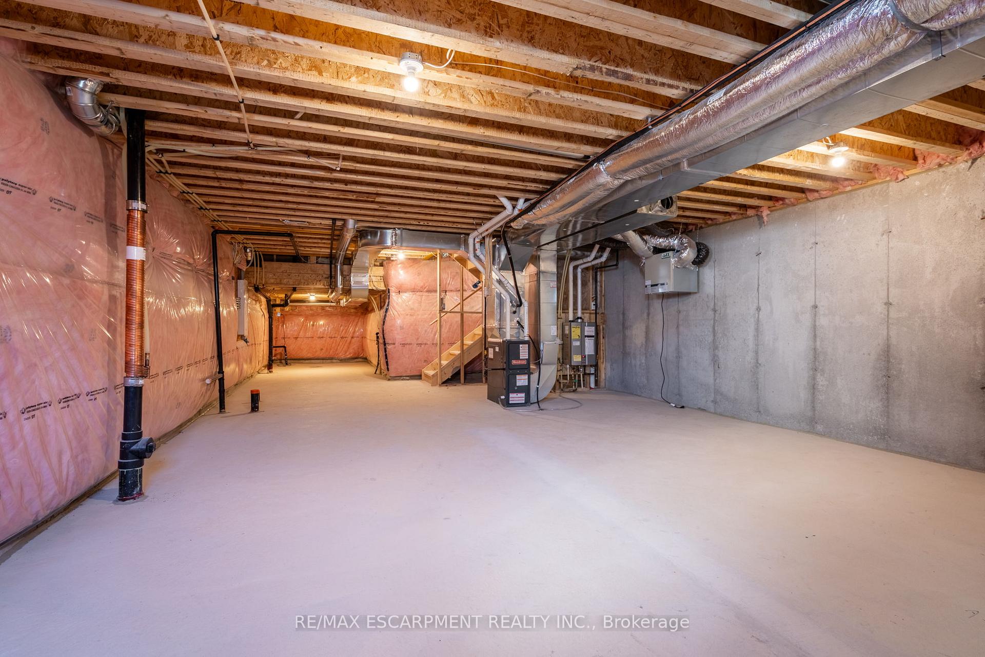 Photo 32 of 215 Lormont Boulevard N, Hamilton, Stoney Creek — HOMEH