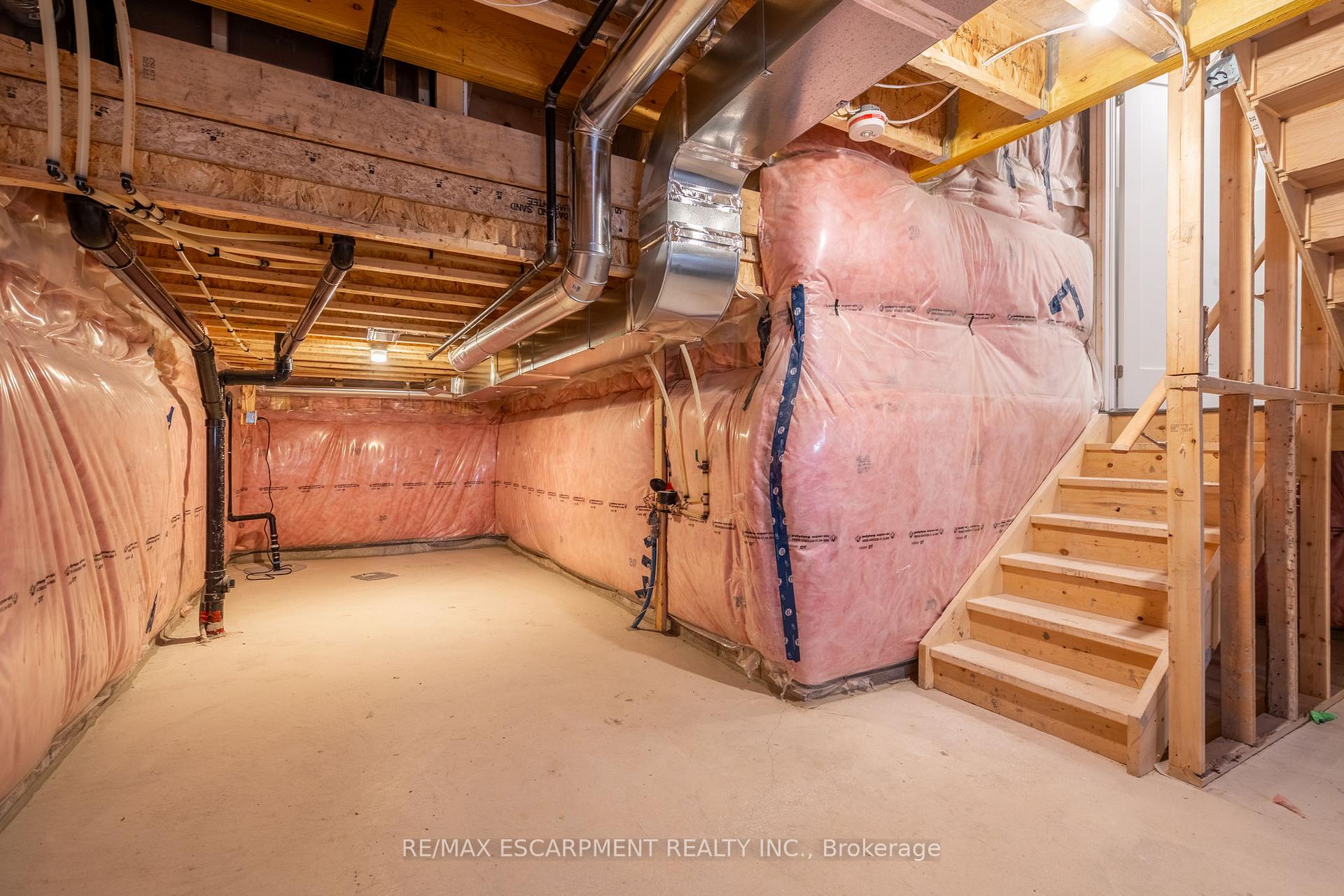 Photo 34 of 215 Lormont Boulevard N, Hamilton, Stoney Creek — HOMEH