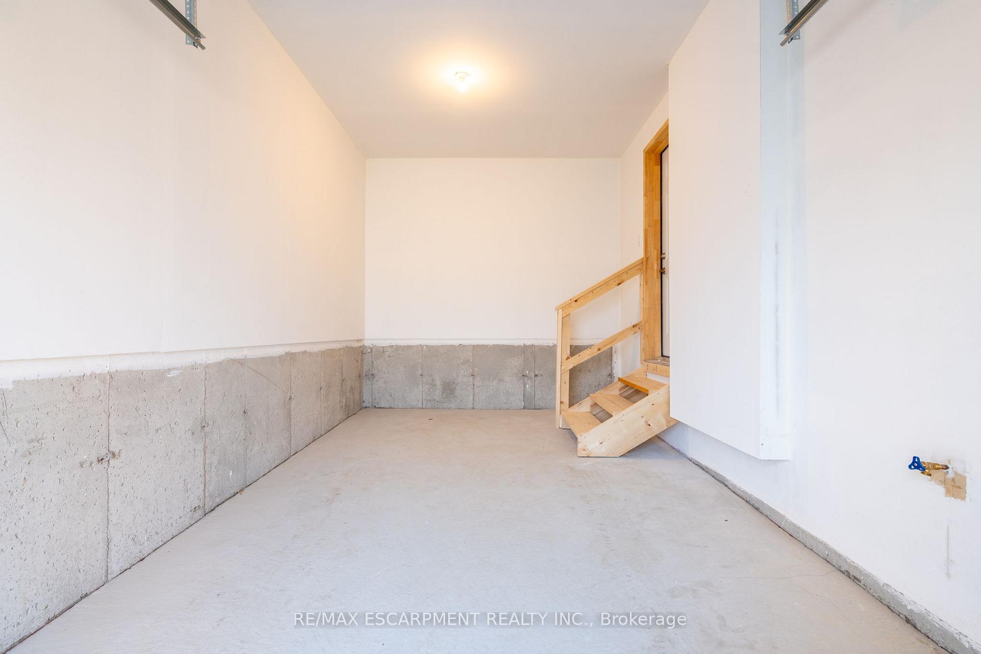 Photo 29 of 215 Lormont Boulevard N, Hamilton, Stoney Creek — HOMEH