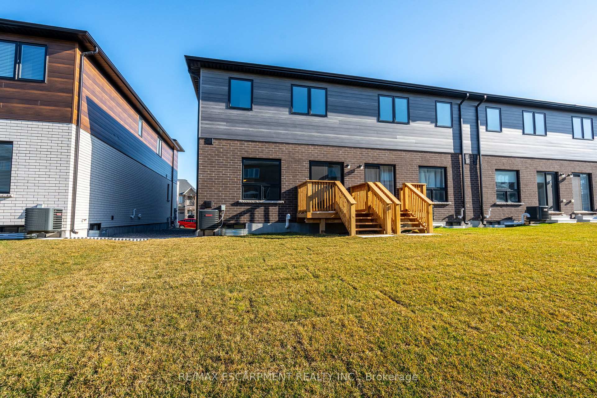 Photo 37 of 215 Lormont Boulevard N, Hamilton, Stoney Creek — HOMEH