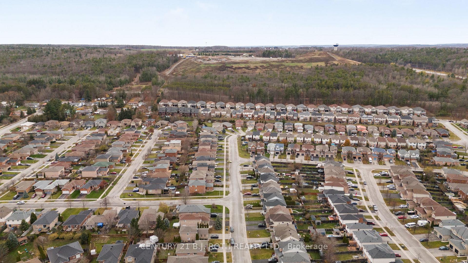 Photo 30 of 83 Bird Street, Barrie, Edgehill Drive — HOMEH