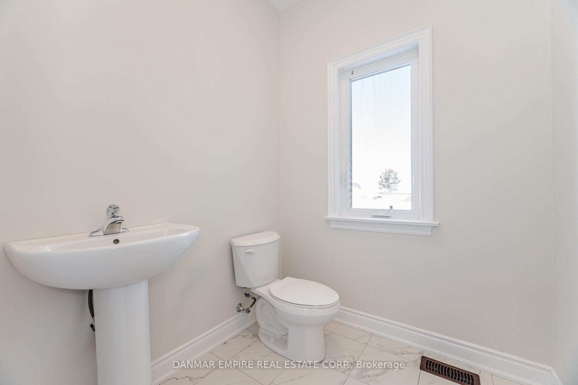 Photo 9 of 2226 Greg Gemmel Way, Innisfil, Churchill — HOMEH