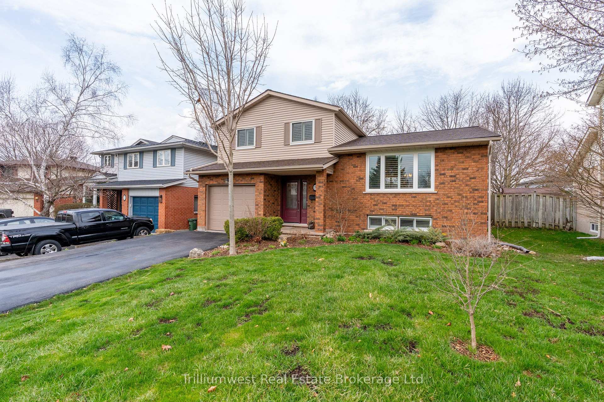 Photo 23 of 5 Schuurman Court, Guelph, Kortright West — HOMEH