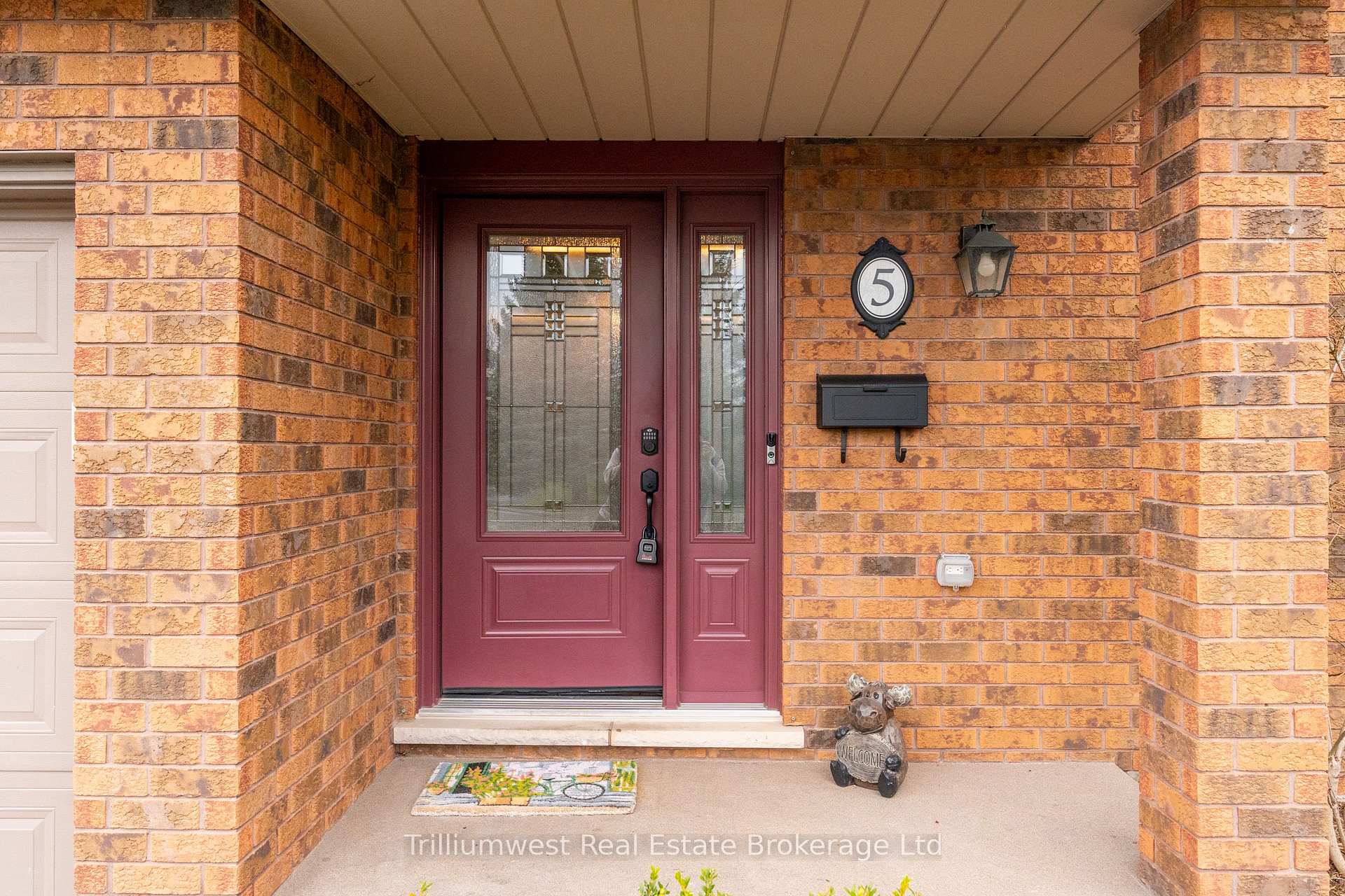 Photo 7 of 5 Schuurman Court, Guelph, Kortright West — HOMEH