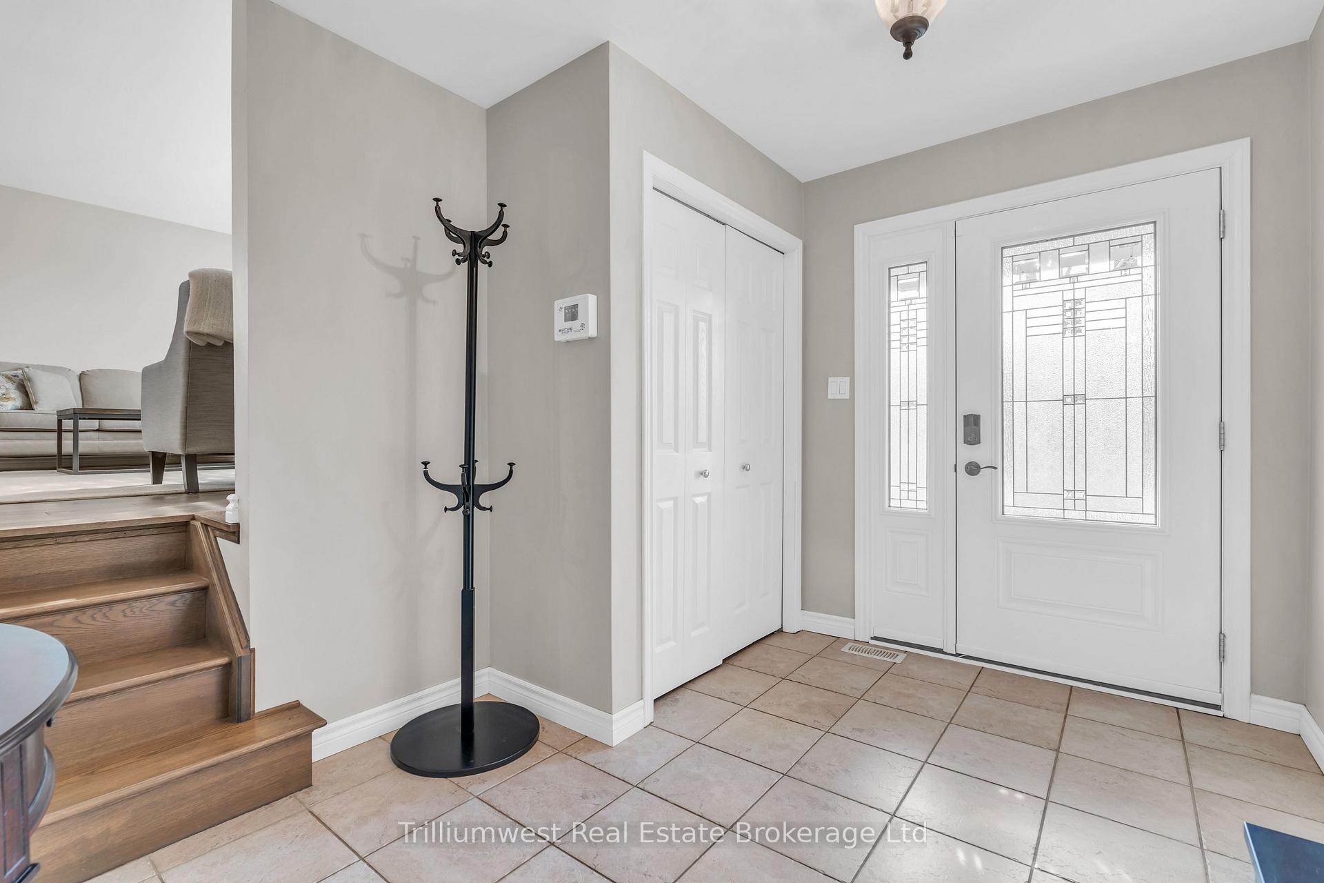 Photo 12 of 5 Schuurman Court, Guelph, Kortright West — HOMEH