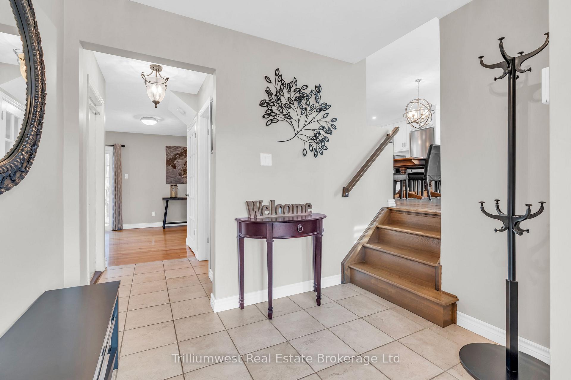 Photo 9 of 5 Schuurman Court, Guelph, Kortright West — HOMEH