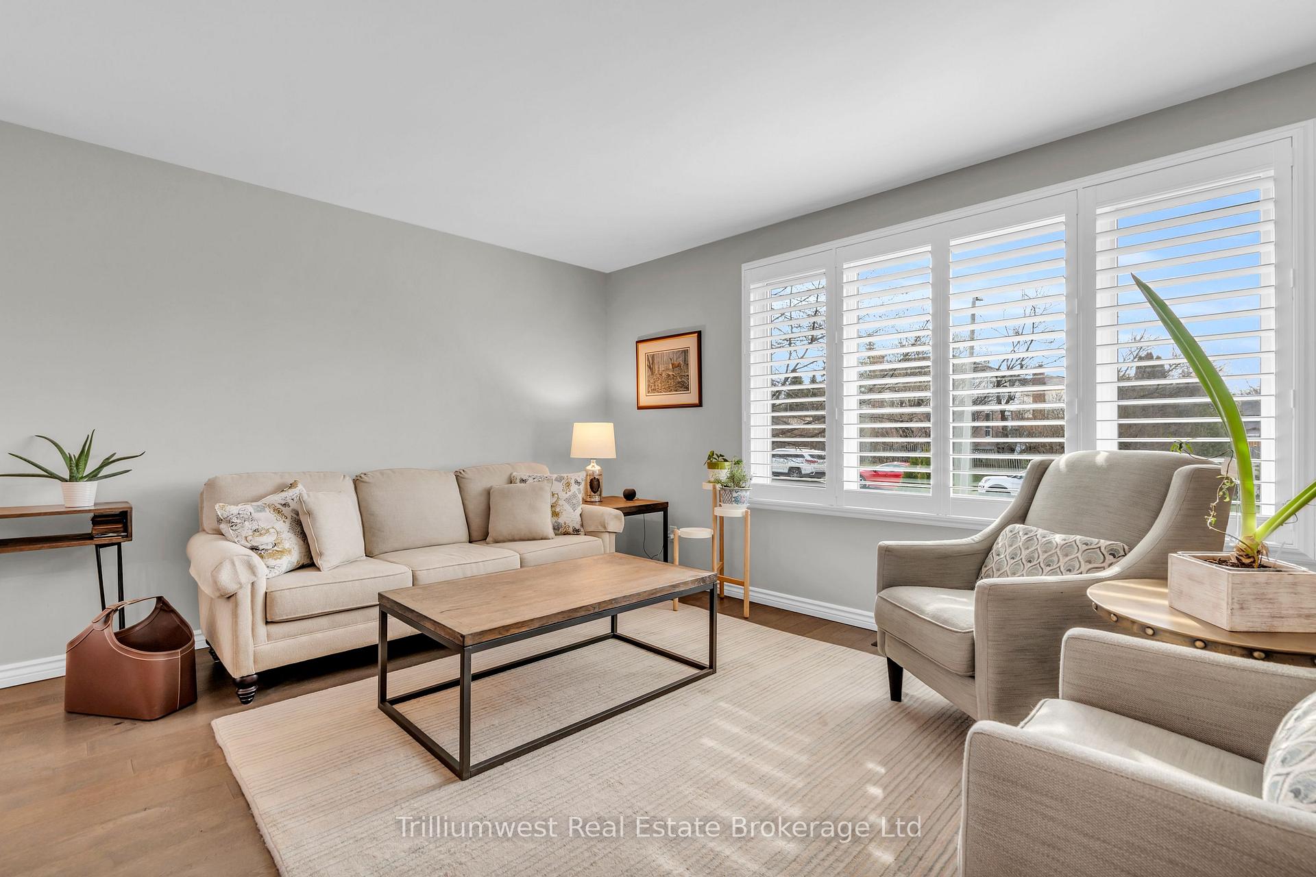 Photo 5 of 5 Schuurman Court, Guelph, Kortright West — HOMEH