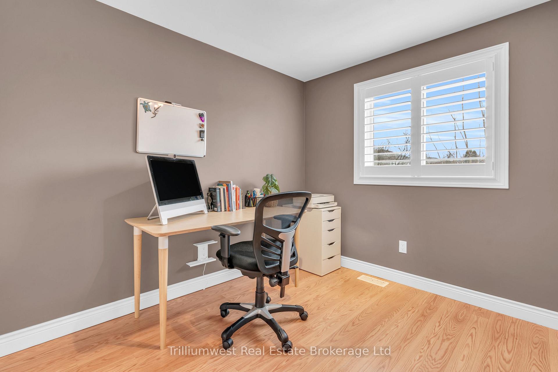 Photo 21 of 5 Schuurman Court, Guelph, Kortright West — HOMEH