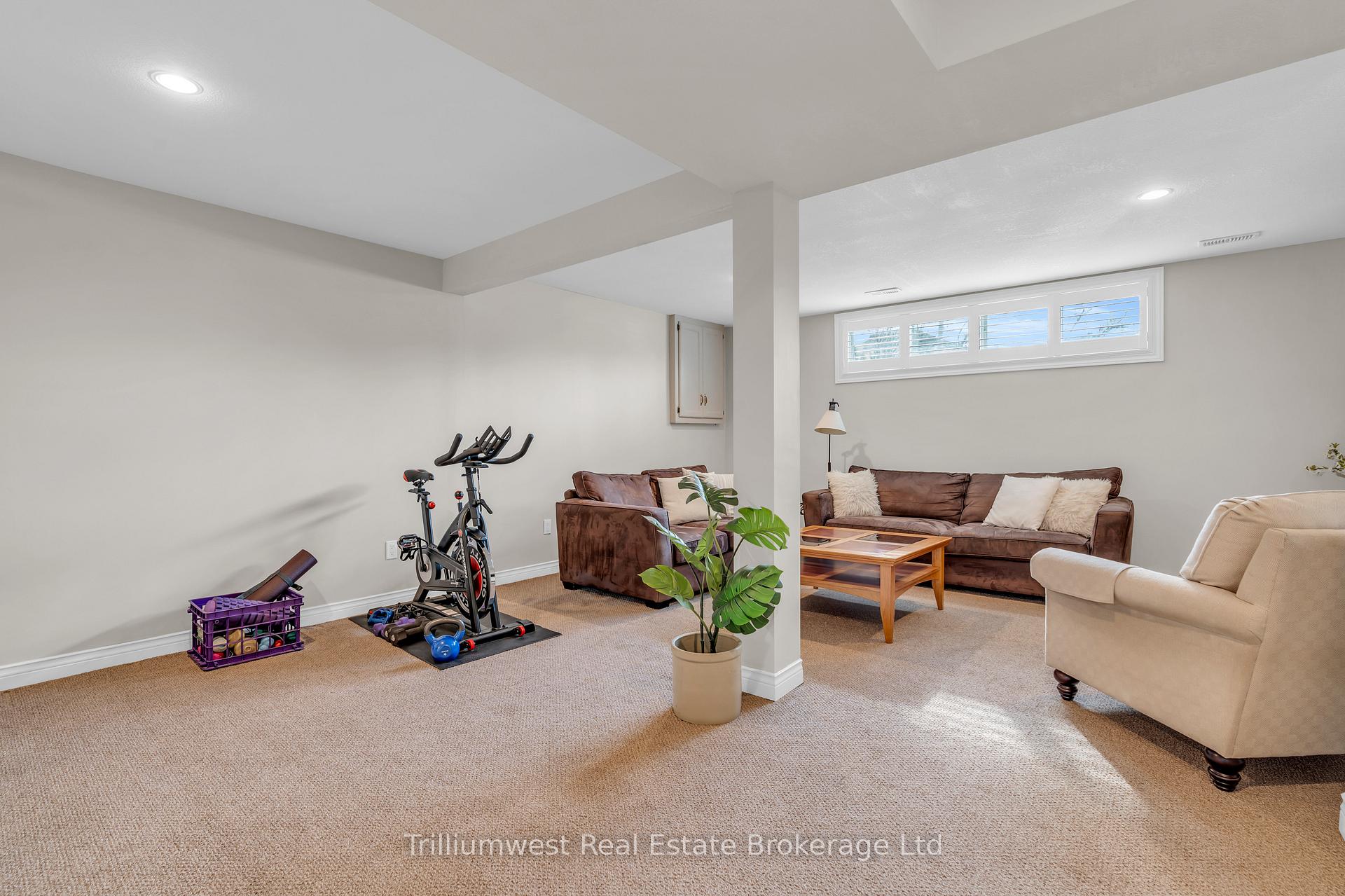 Photo 19 of 5 Schuurman Court, Guelph, Kortright West — HOMEH