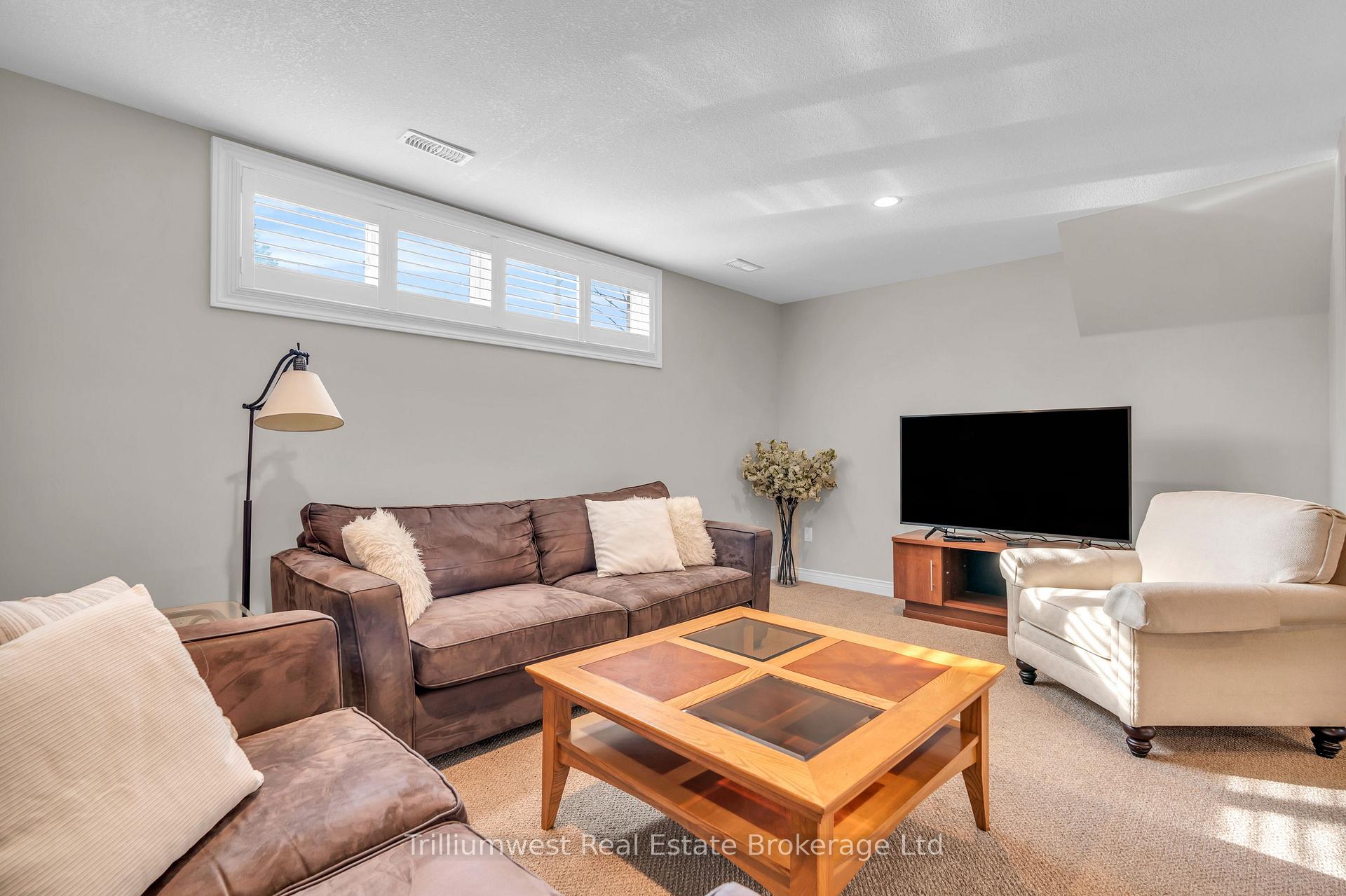 Photo 20 of 5 Schuurman Court, Guelph, Kortright West — HOMEH