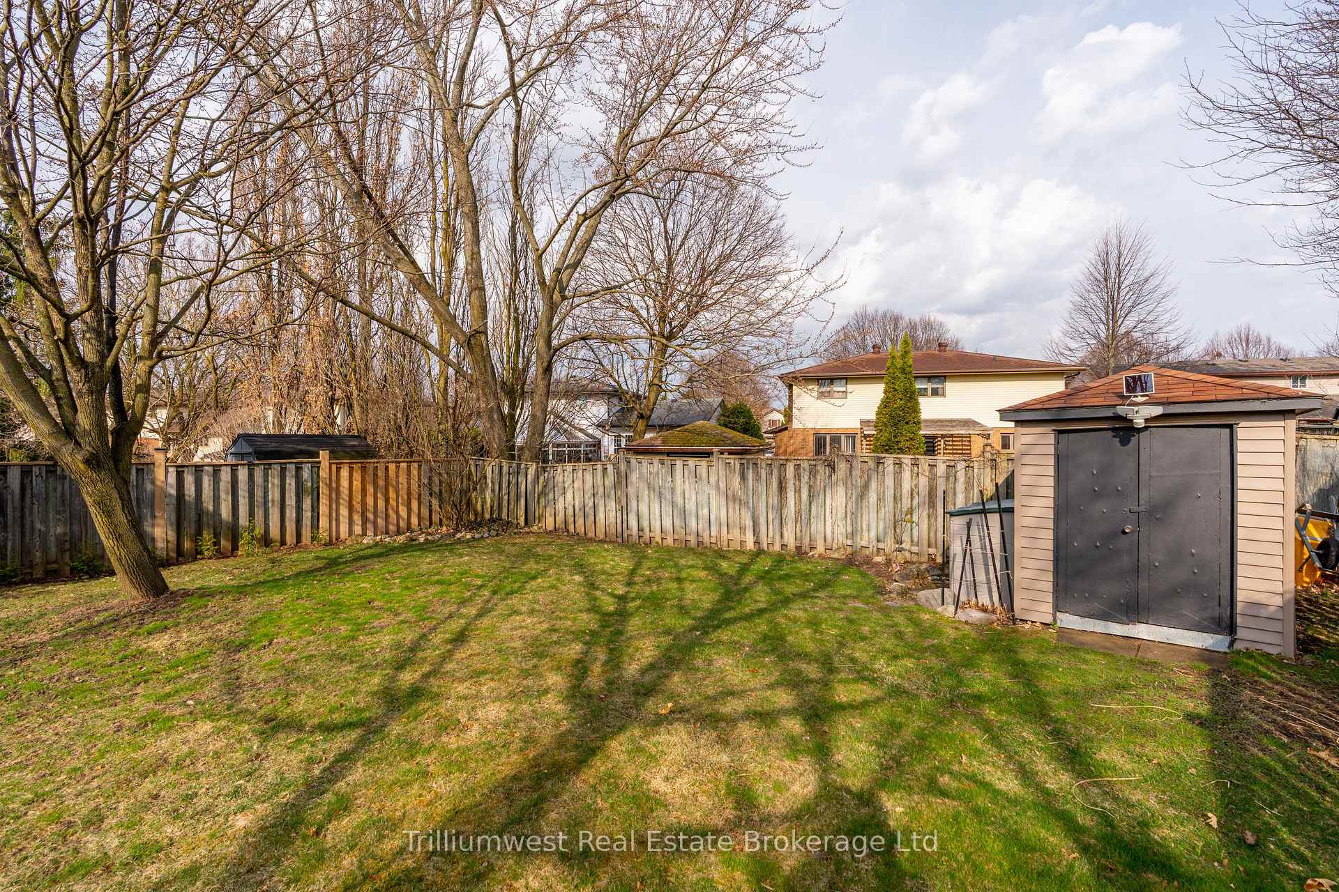 Photo 38 of 5 Schuurman Court, Guelph, Kortright West — HOMEH