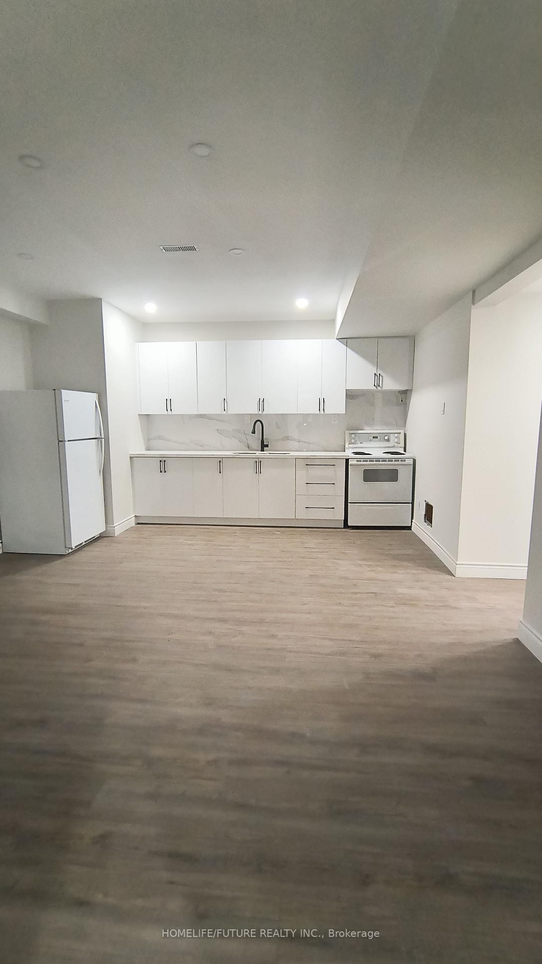 Photo 8 of 4572 14th Avenue, Markham, Milliken Mills East — HOMEH