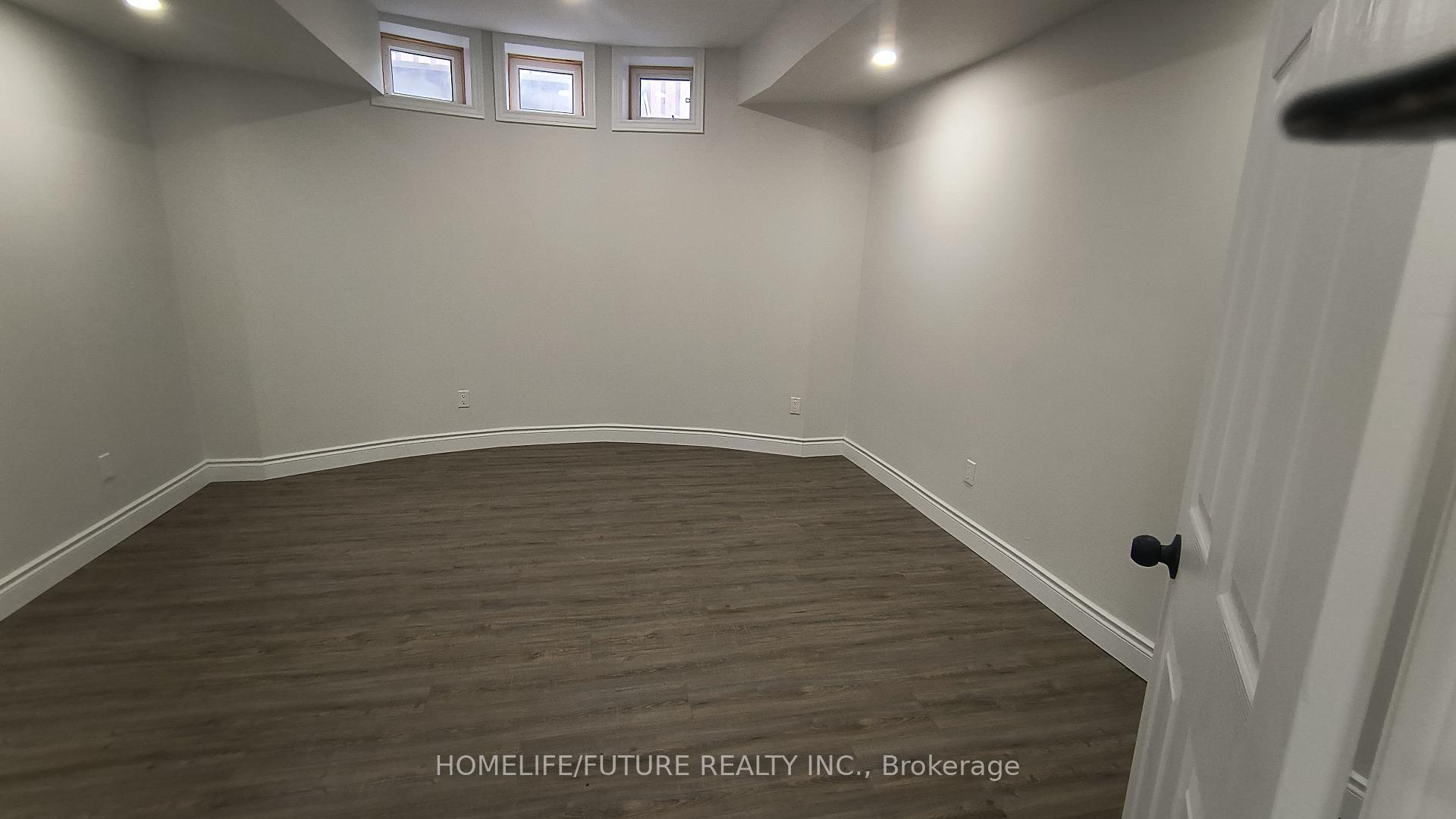 Photo 5 of 4572 14th Avenue, Markham, Milliken Mills East — HOMEH