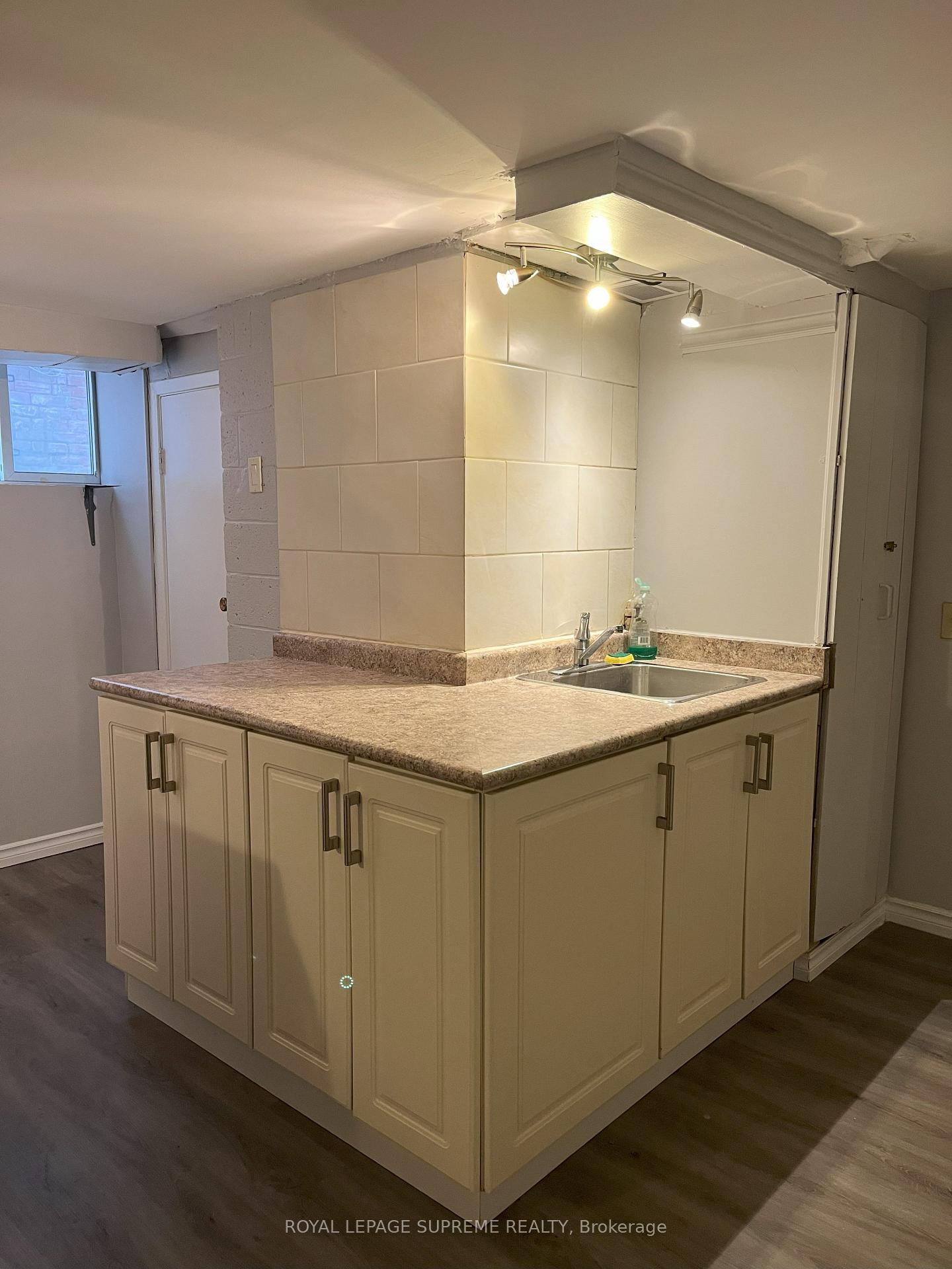 Photo 9 of Unit Bsmnt, 46 Jesmond Avenue, Toronto, Oakwood Village — HOMEH