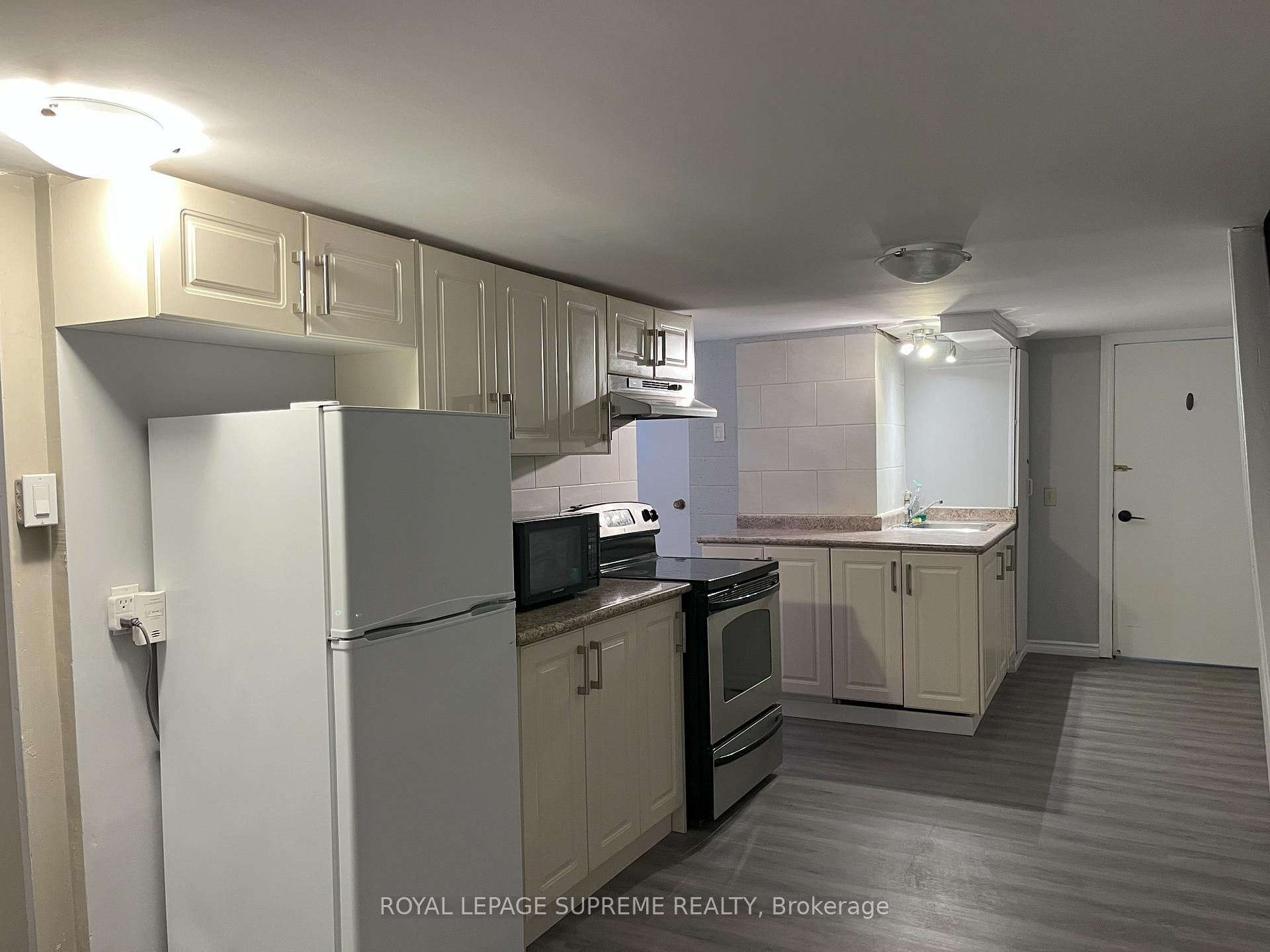 Photo 7 of Unit Bsmnt, 46 Jesmond Avenue, Toronto, Oakwood Village — HOMEH