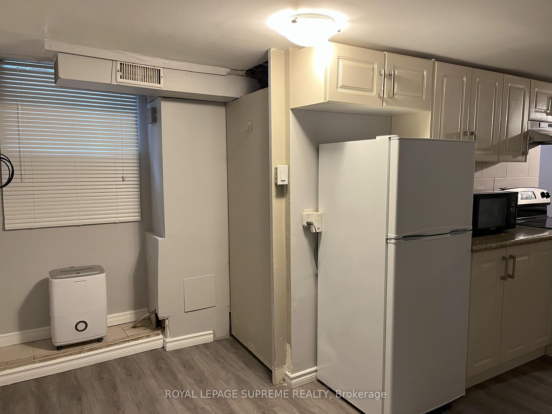 Photo 3 of Unit Bsmnt, 46 Jesmond Avenue, Toronto, Oakwood Village — HOMEH