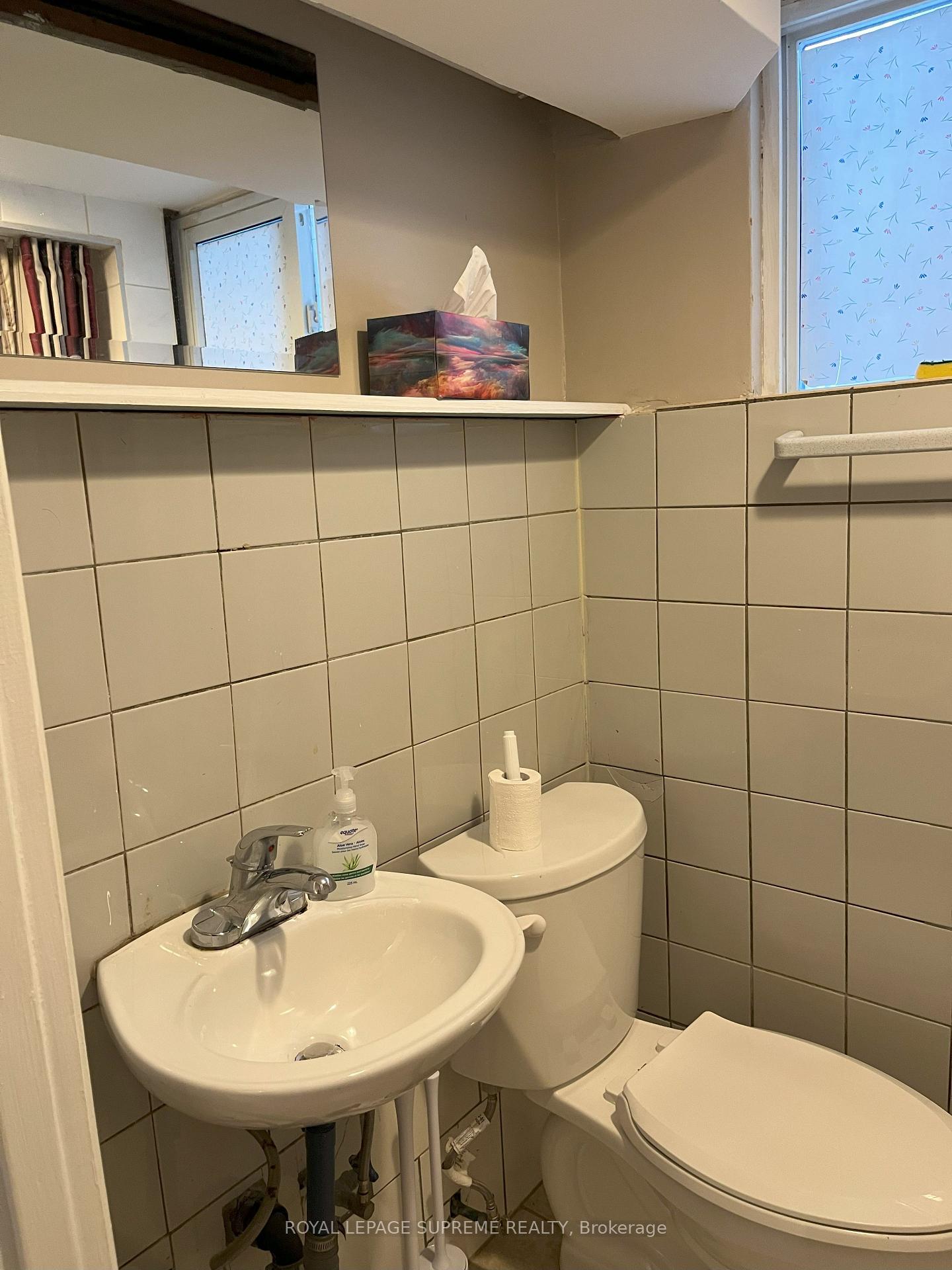 Photo 10 of Unit Bsmnt, 46 Jesmond Avenue, Toronto, Oakwood Village — HOMEH