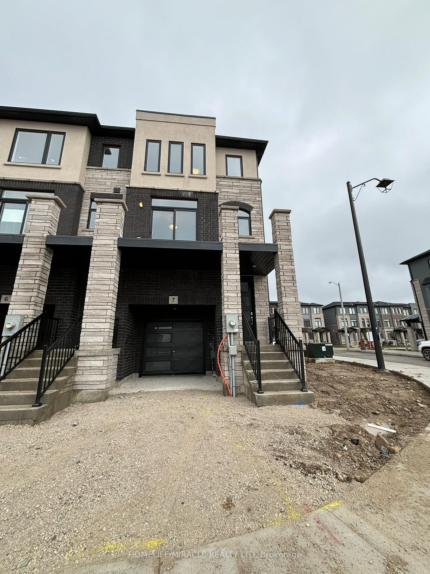 Front of Unit 7, 155 Equestrian Way