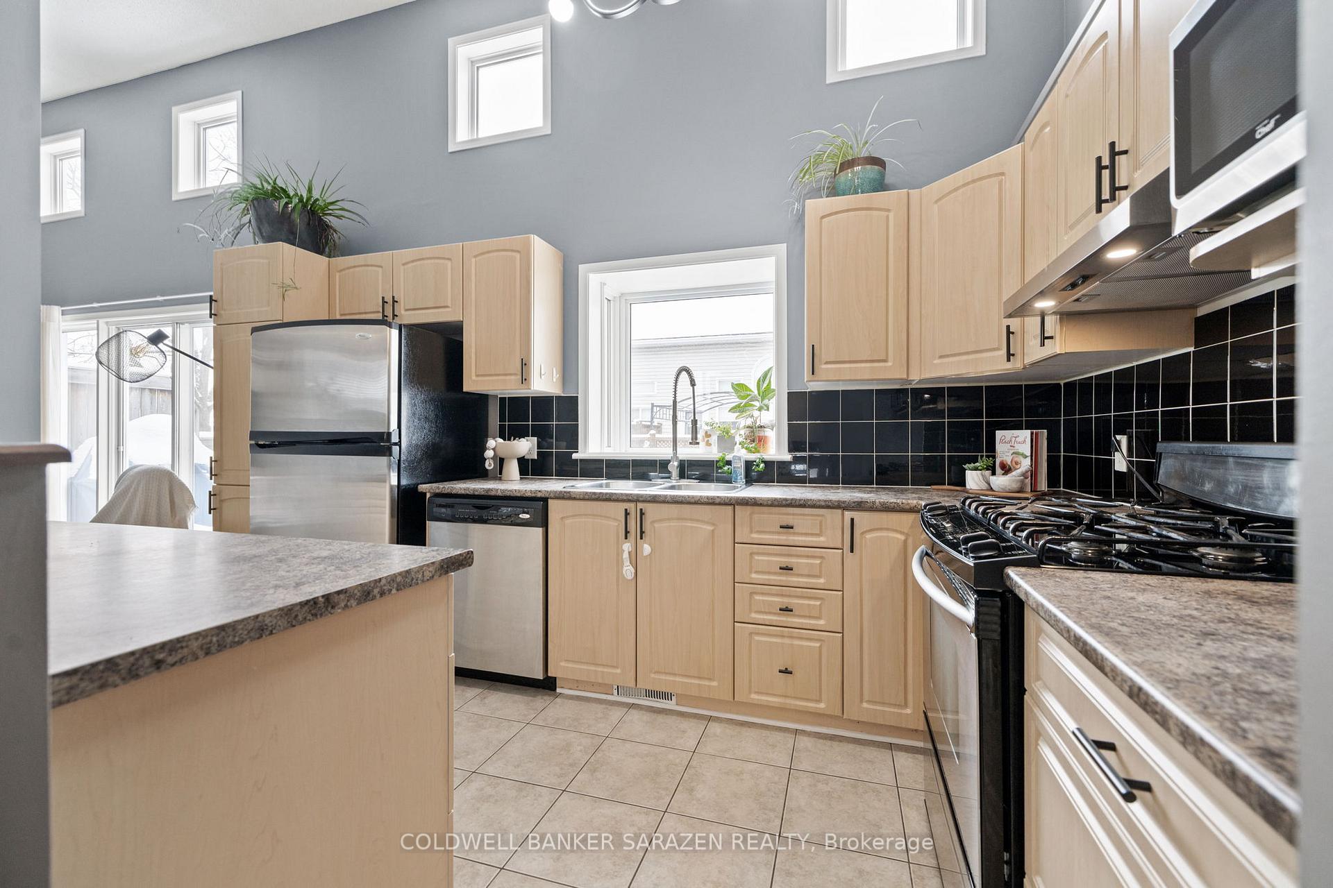 Photo 9 of 106 Gladeview Private, Ottawa, Upper Hunt Club — HOMEH