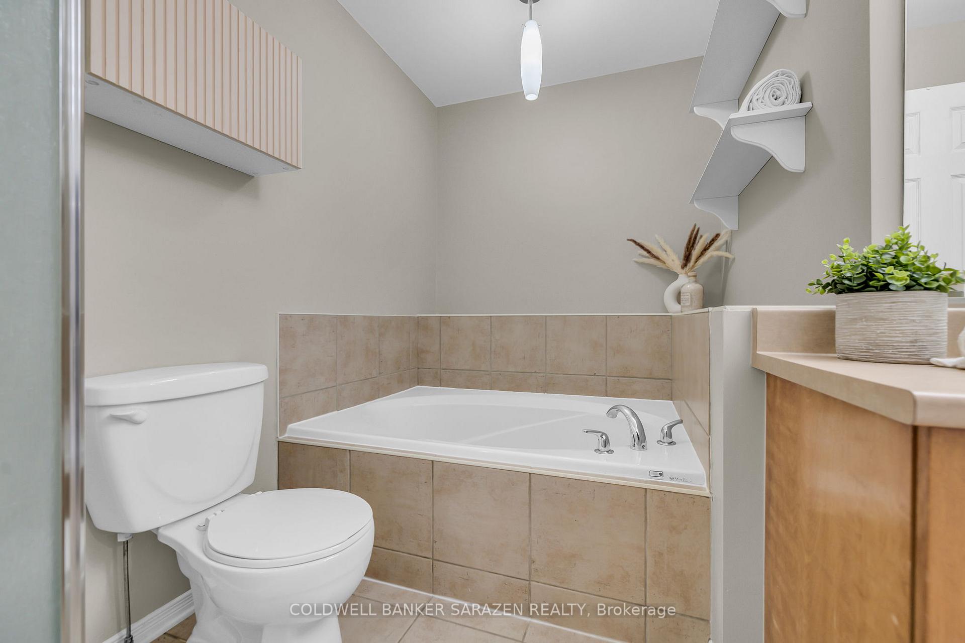 Photo 25 of 106 Gladeview Private, Ottawa, Upper Hunt Club — HOMEH
