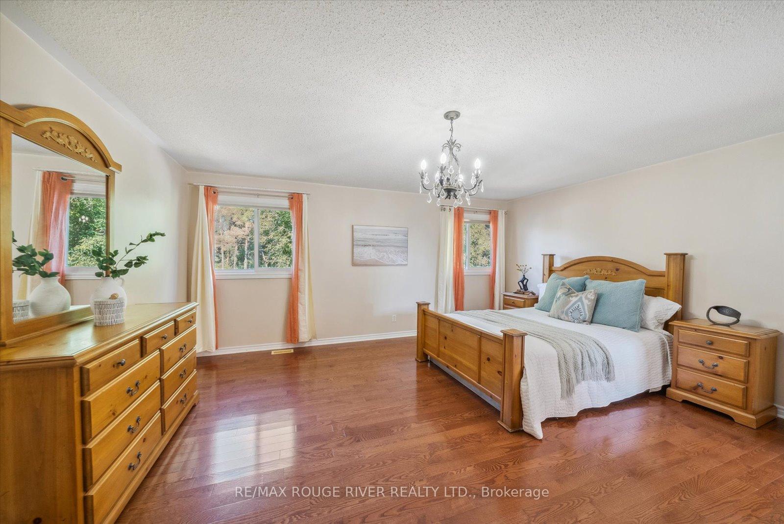 Photo 13 of 14 Selleck Lane, Oshawa, Samac — HOMEH