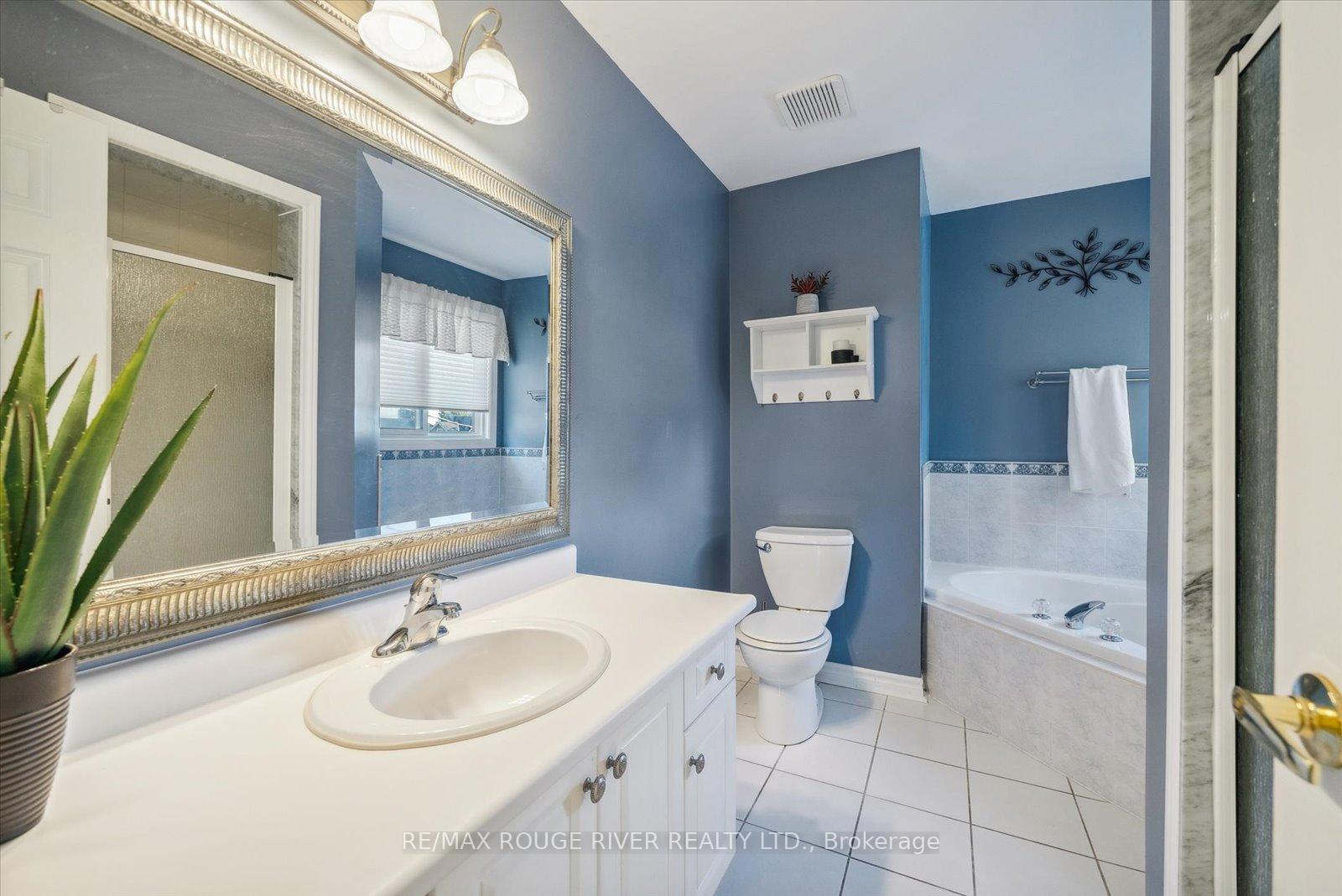 Photo 18 of 14 Selleck Lane, Oshawa, Samac — HOMEH