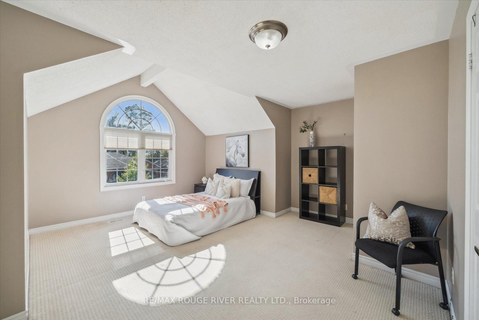Photo 20 of 14 Selleck Lane, Oshawa, Samac — HOMEH